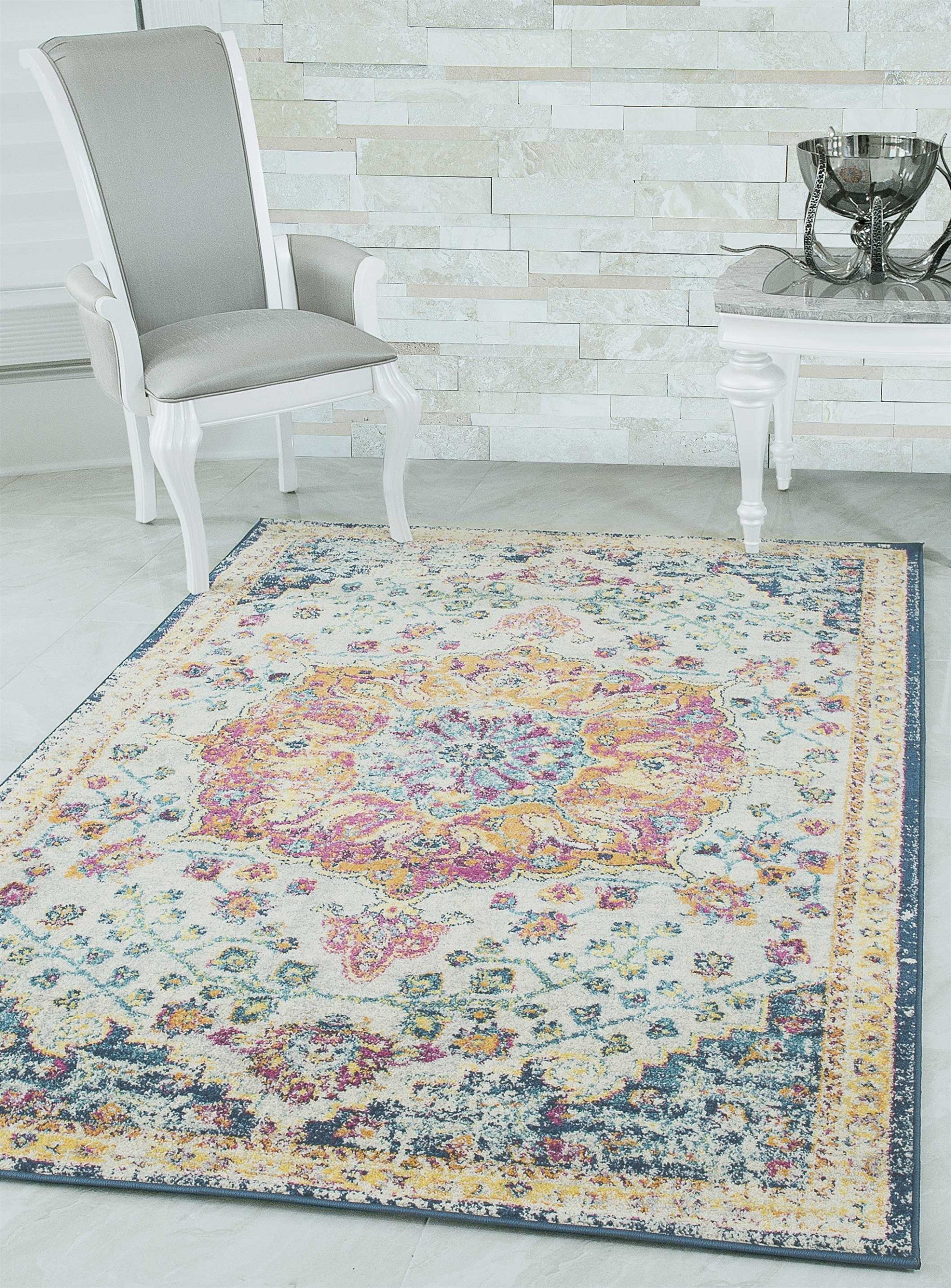 94" x 94" Camari Cream Olefin / Frieze Round Rug