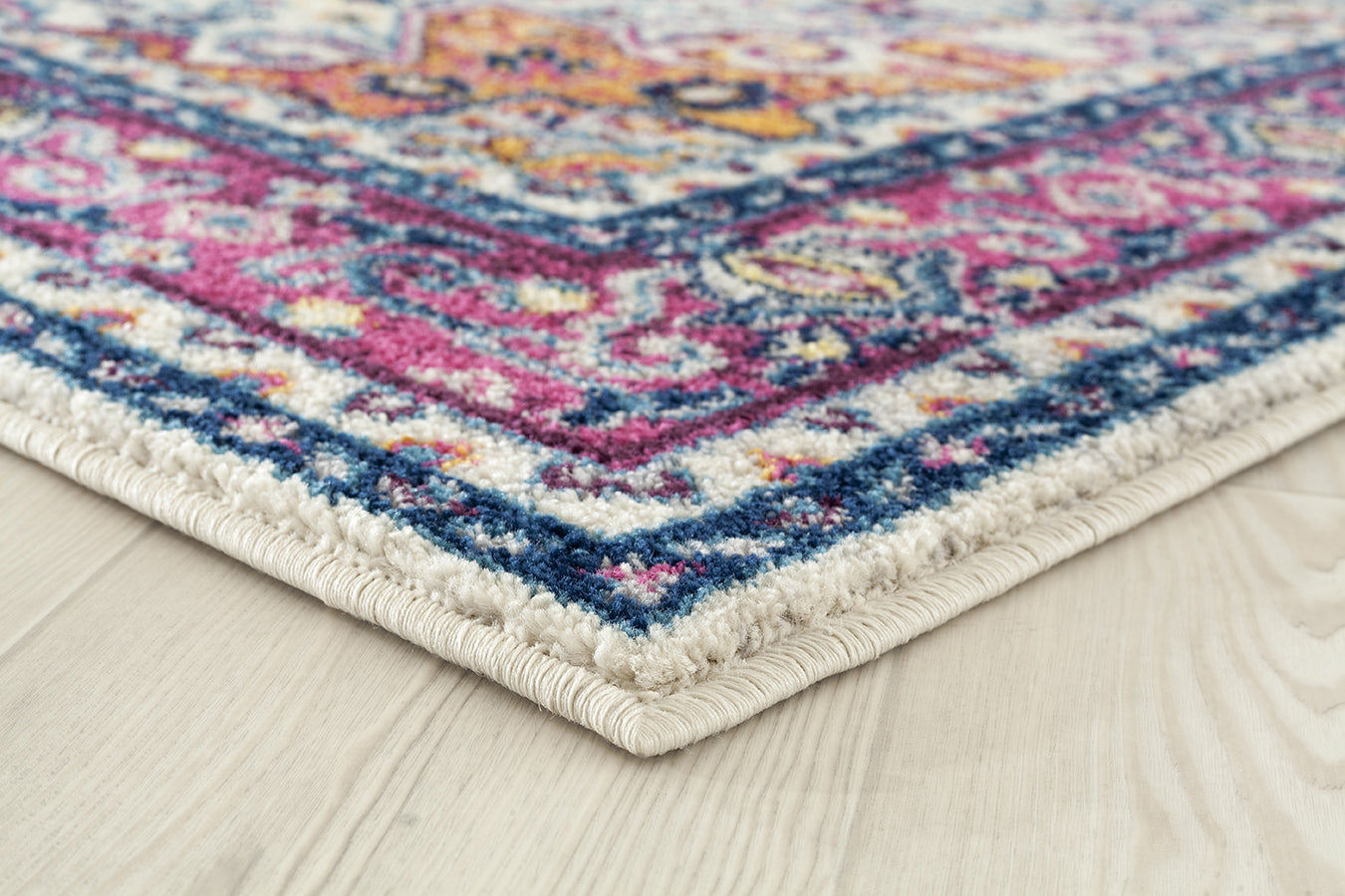 22" x 36" Magenta Olefin / Frieze Accent Rug