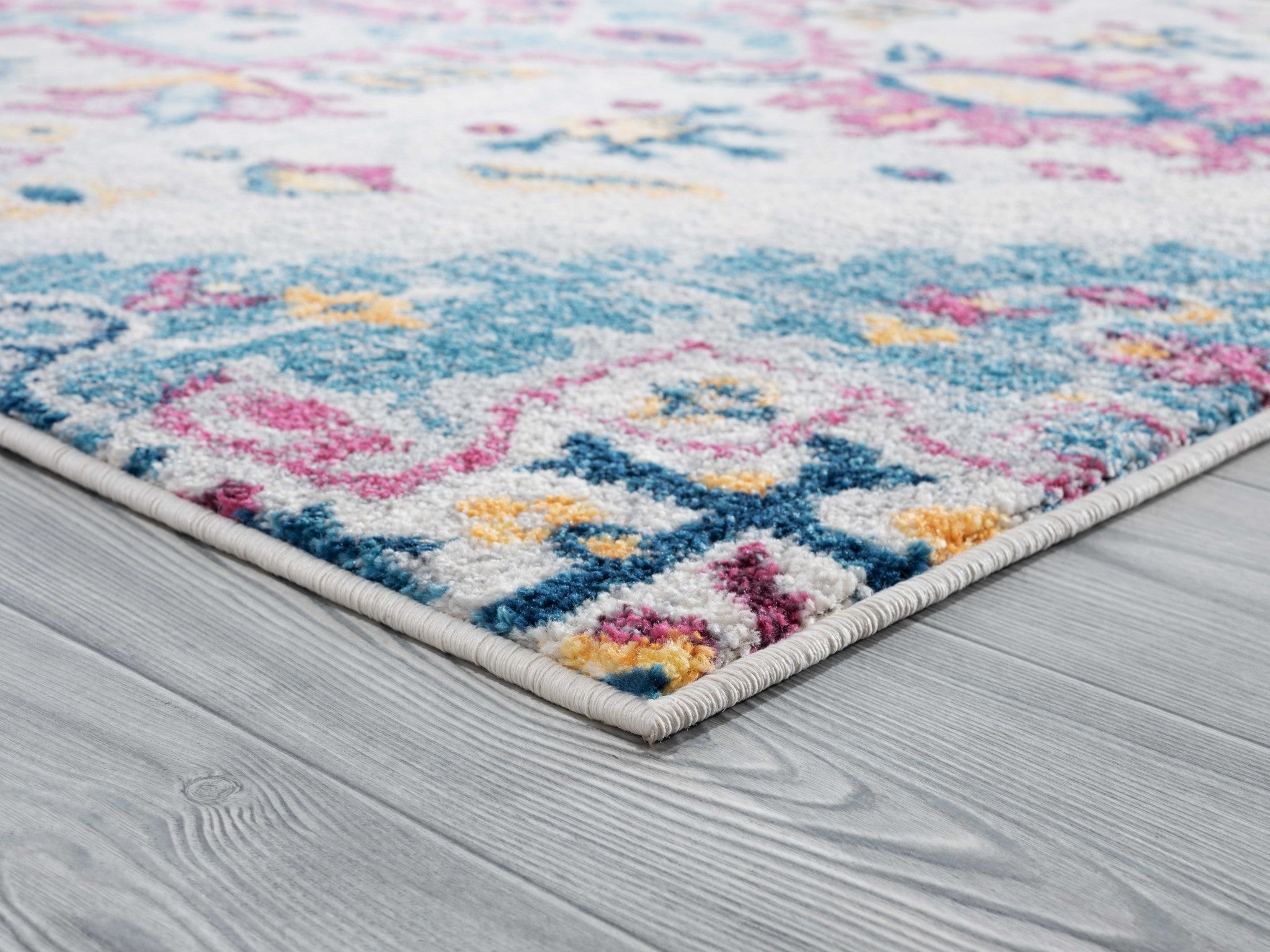 116" x 158" Cream Olefin / Frieze Rug