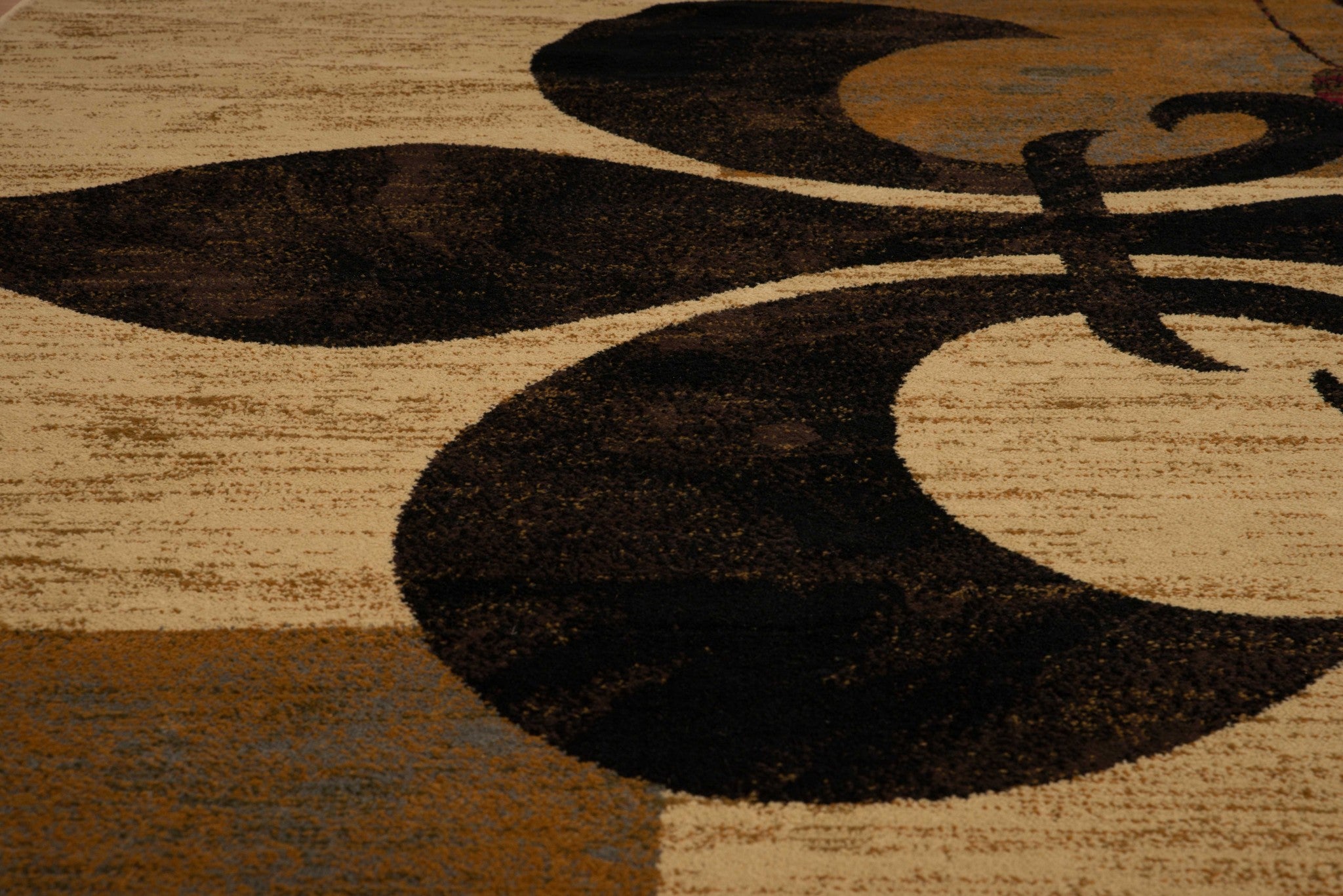 94" x 126" Cream Polypropylene Oversize Rug