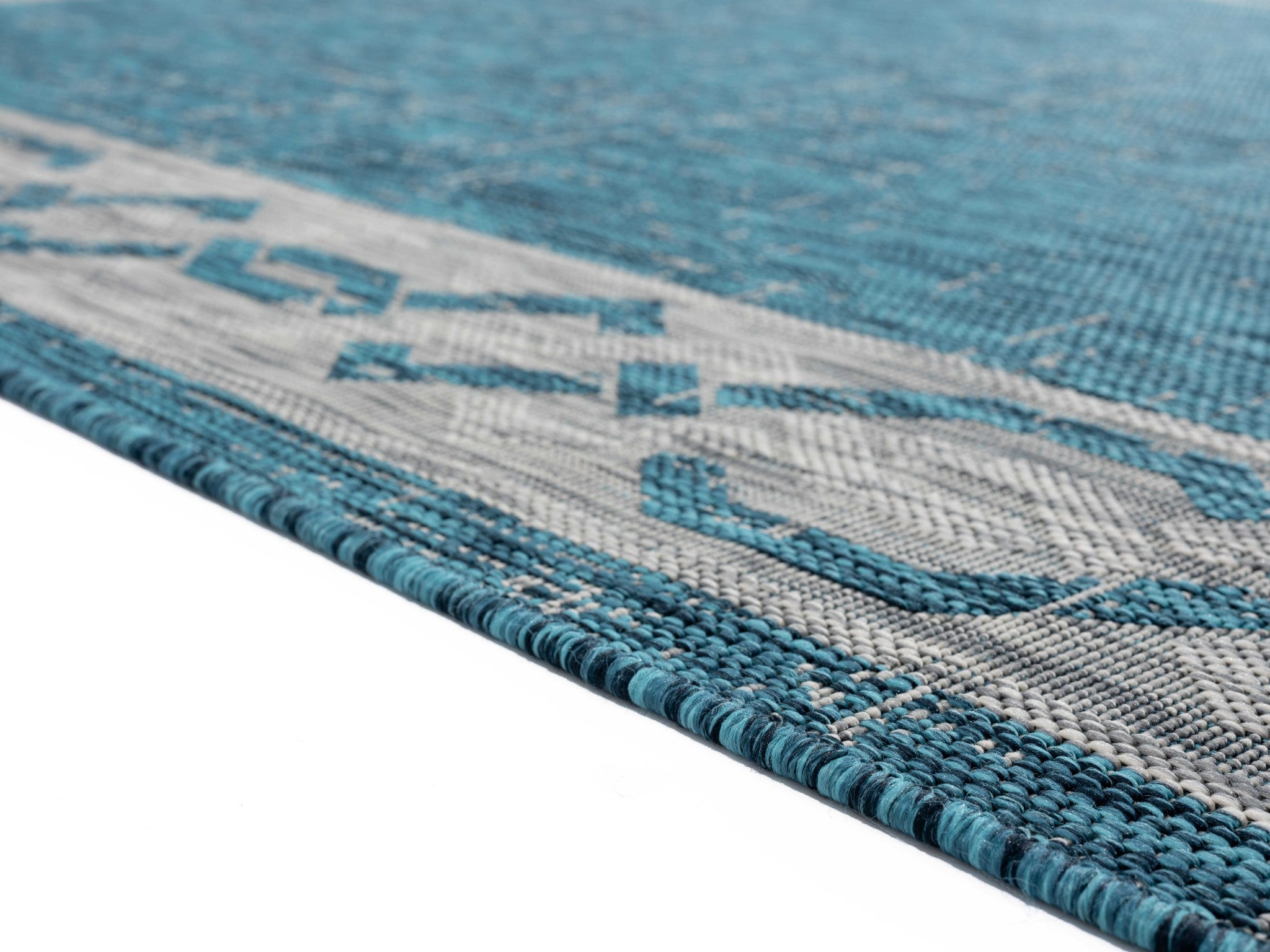94" x 126" Aqua Polypropylene Oversize Rug