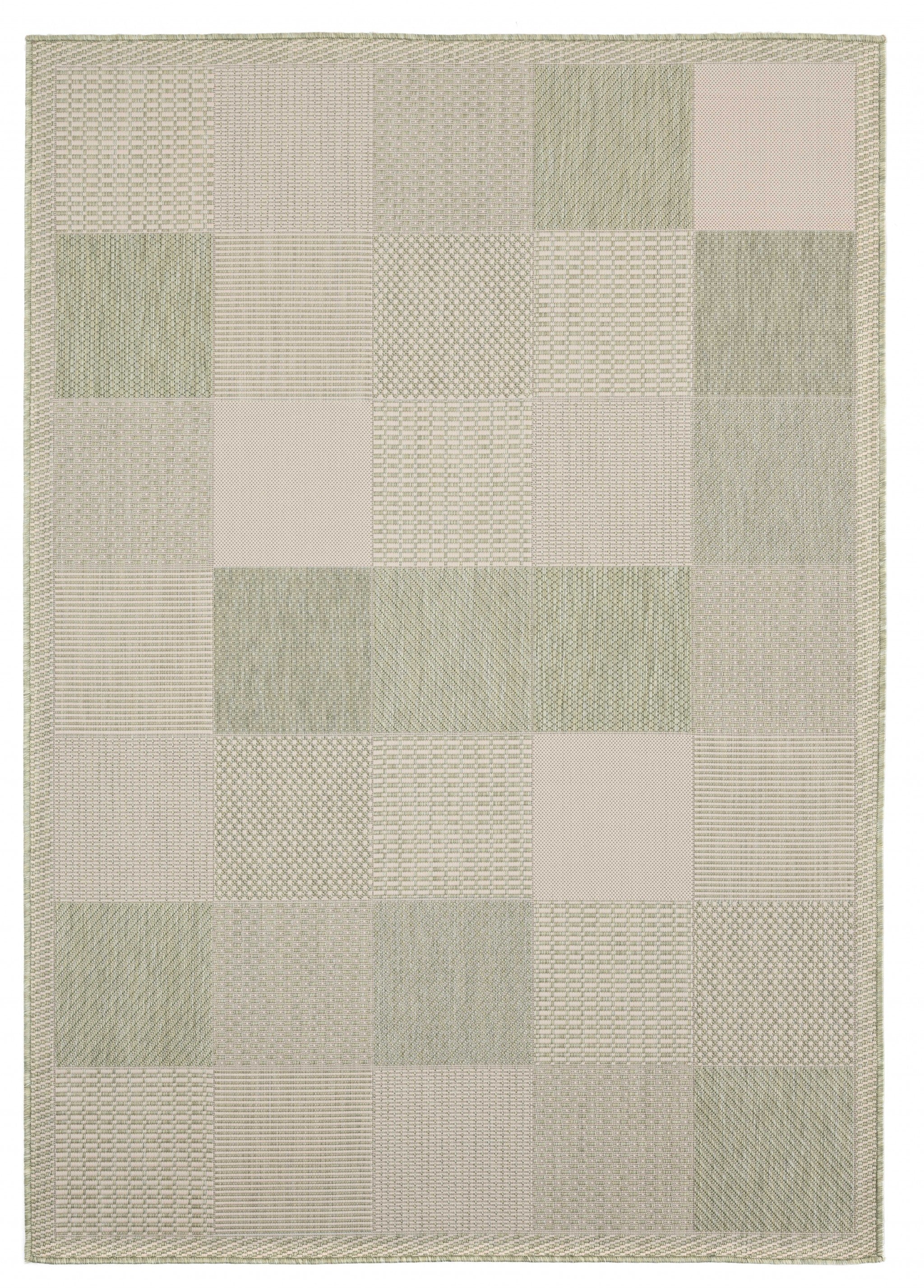 94" x 126" Green Polypropylene Oversize Rug