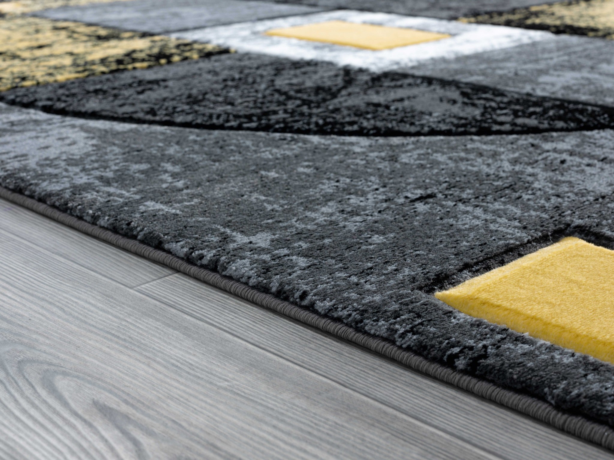 94" x 94" Yellow Olefin / Polypropylene Round Rug