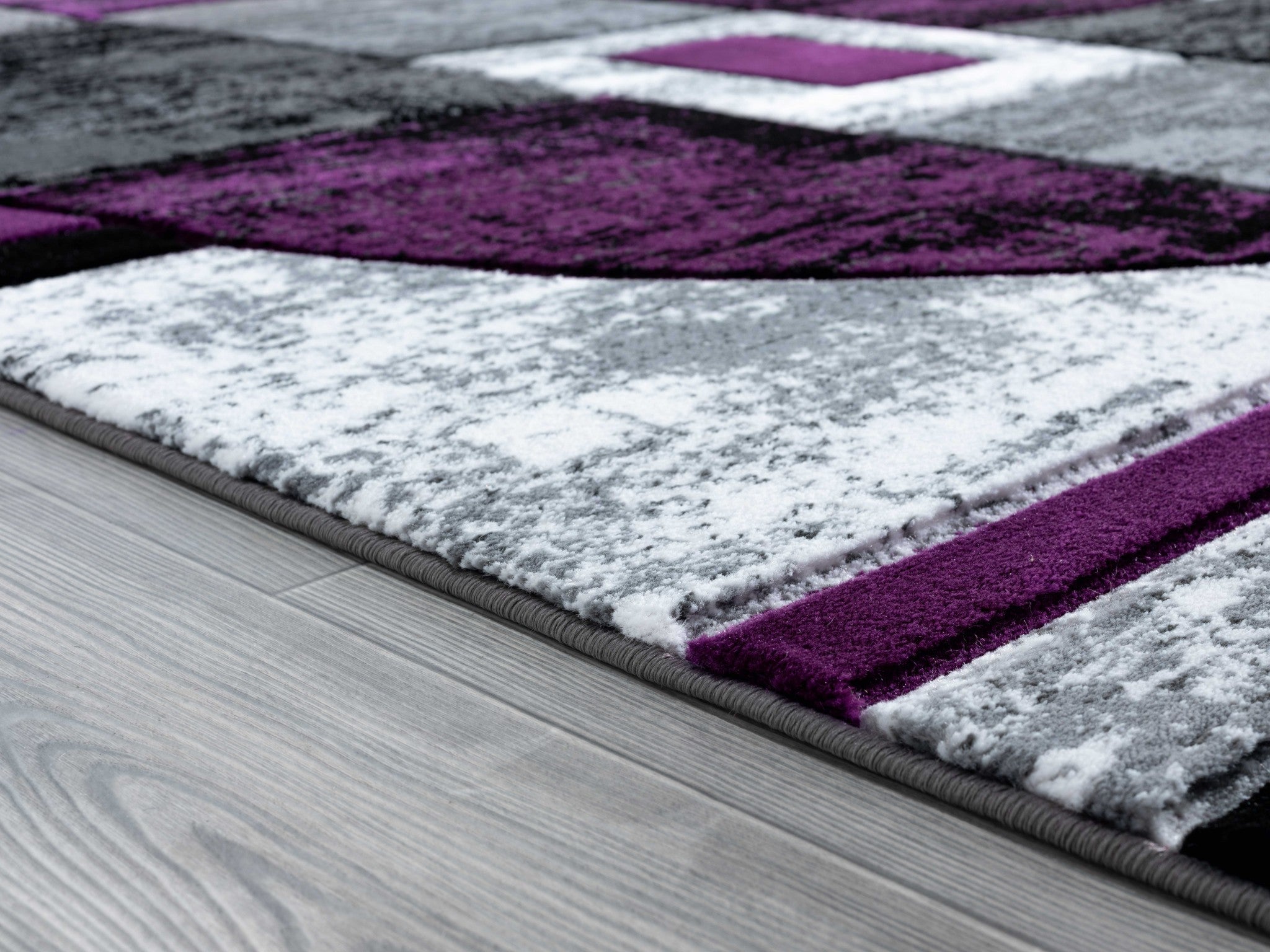 94" x 94" Plum Olefin / Polypropylene Round Rug