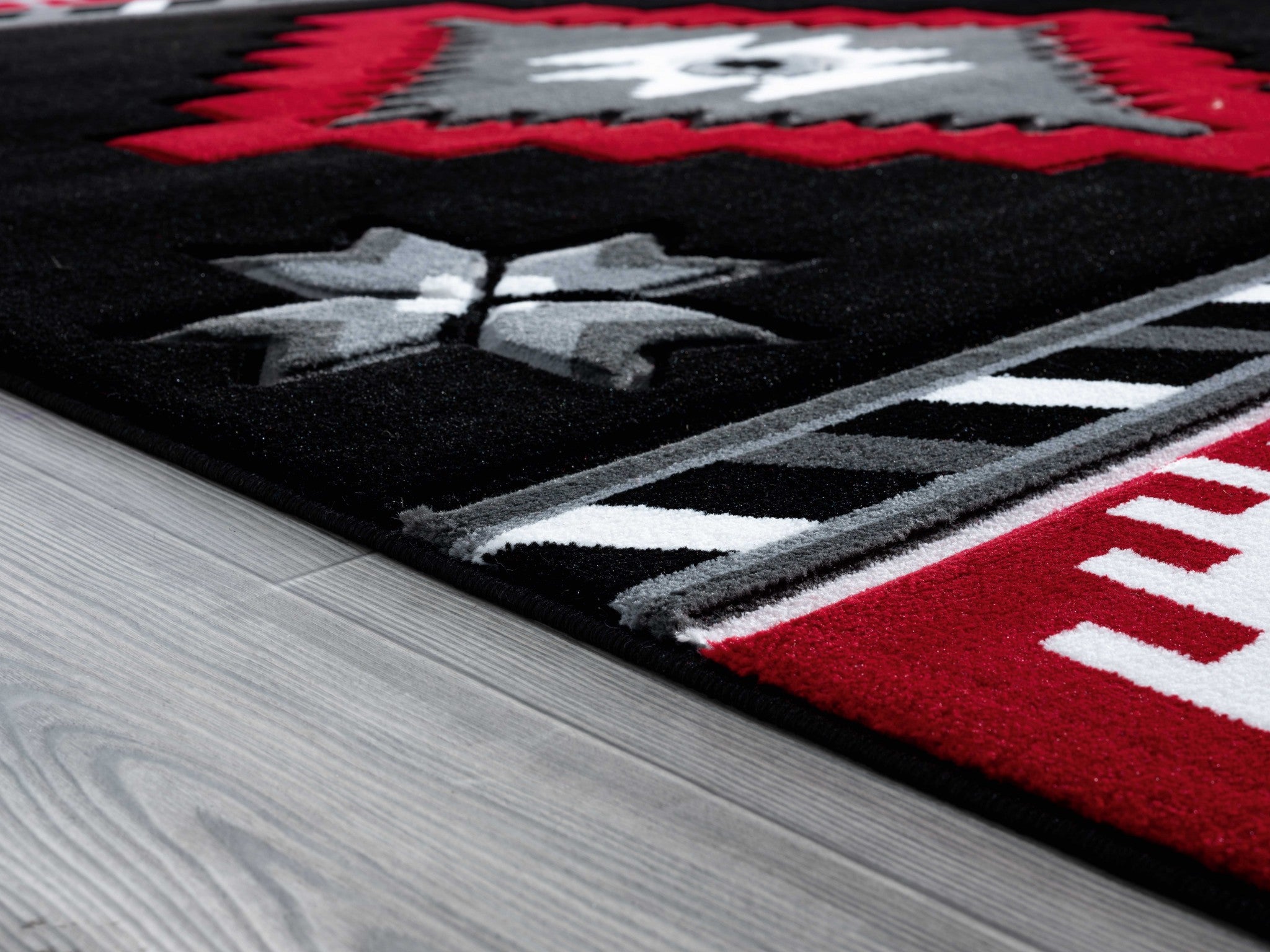 94" x 94" Red Olefin / Polypropylene Round Rug