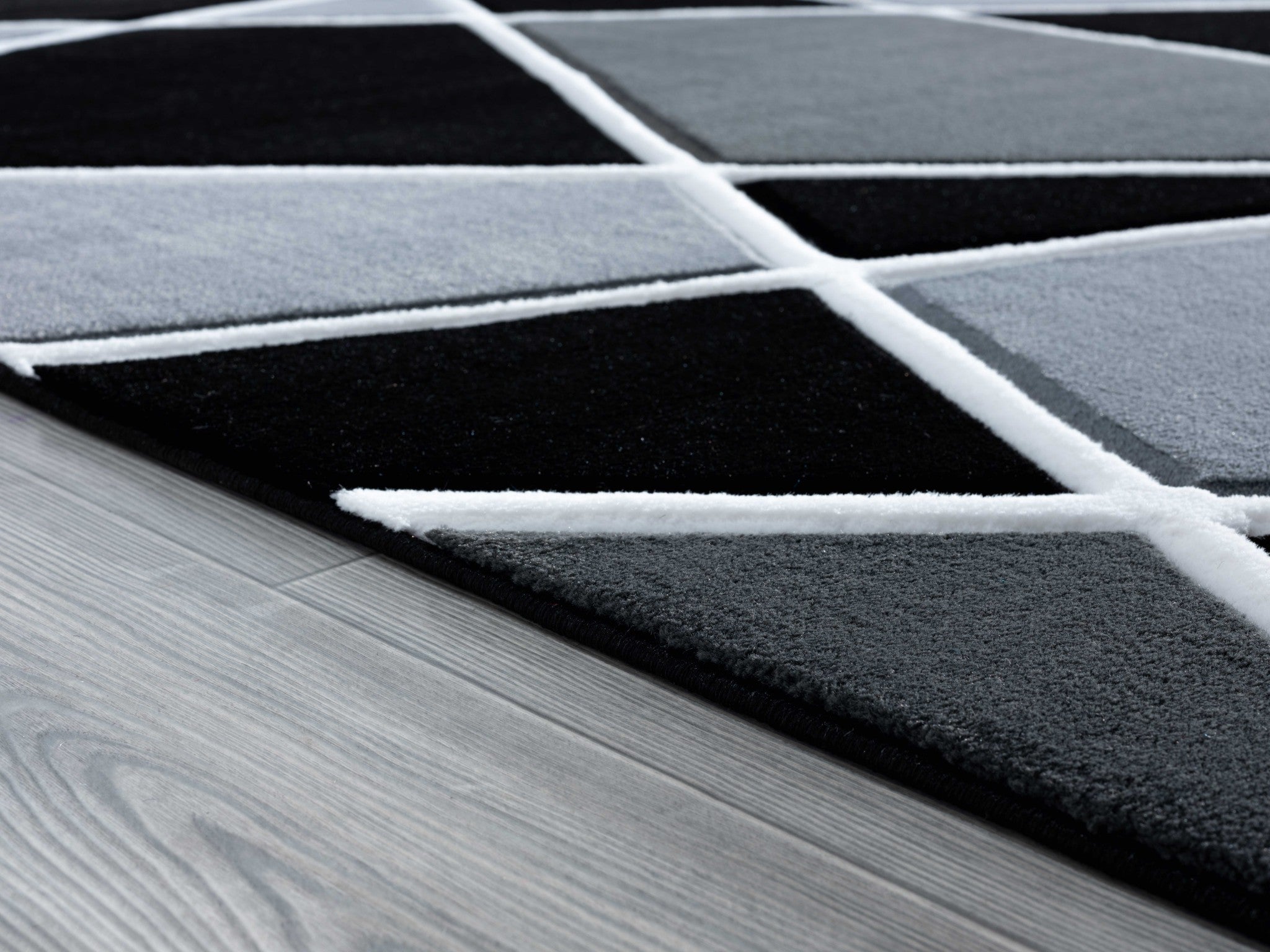 94" x 126" Grey Olefin / Polypropylene Area Rug