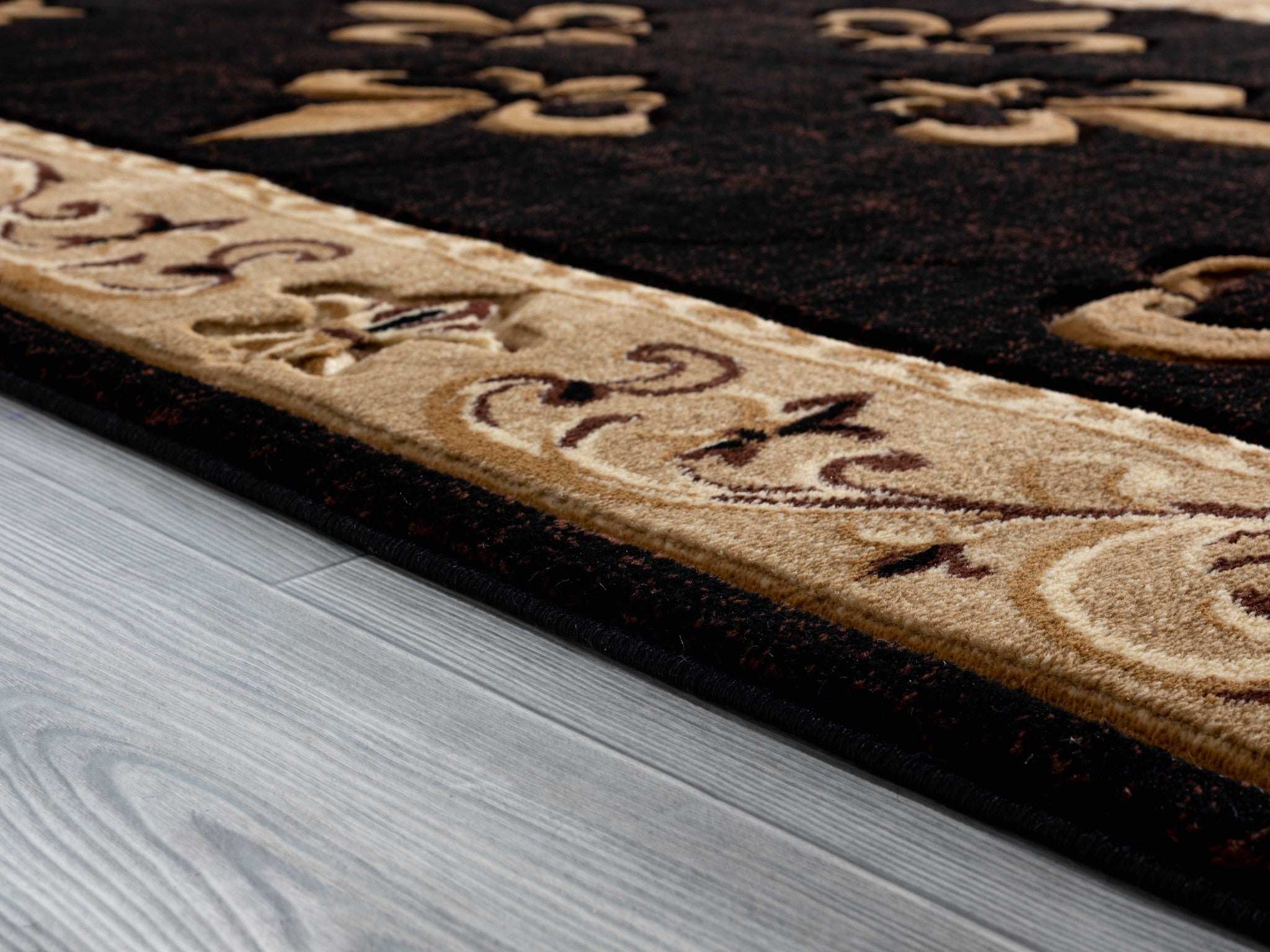 94" x 126" Beige Olefin / Polypropylene Area Rug