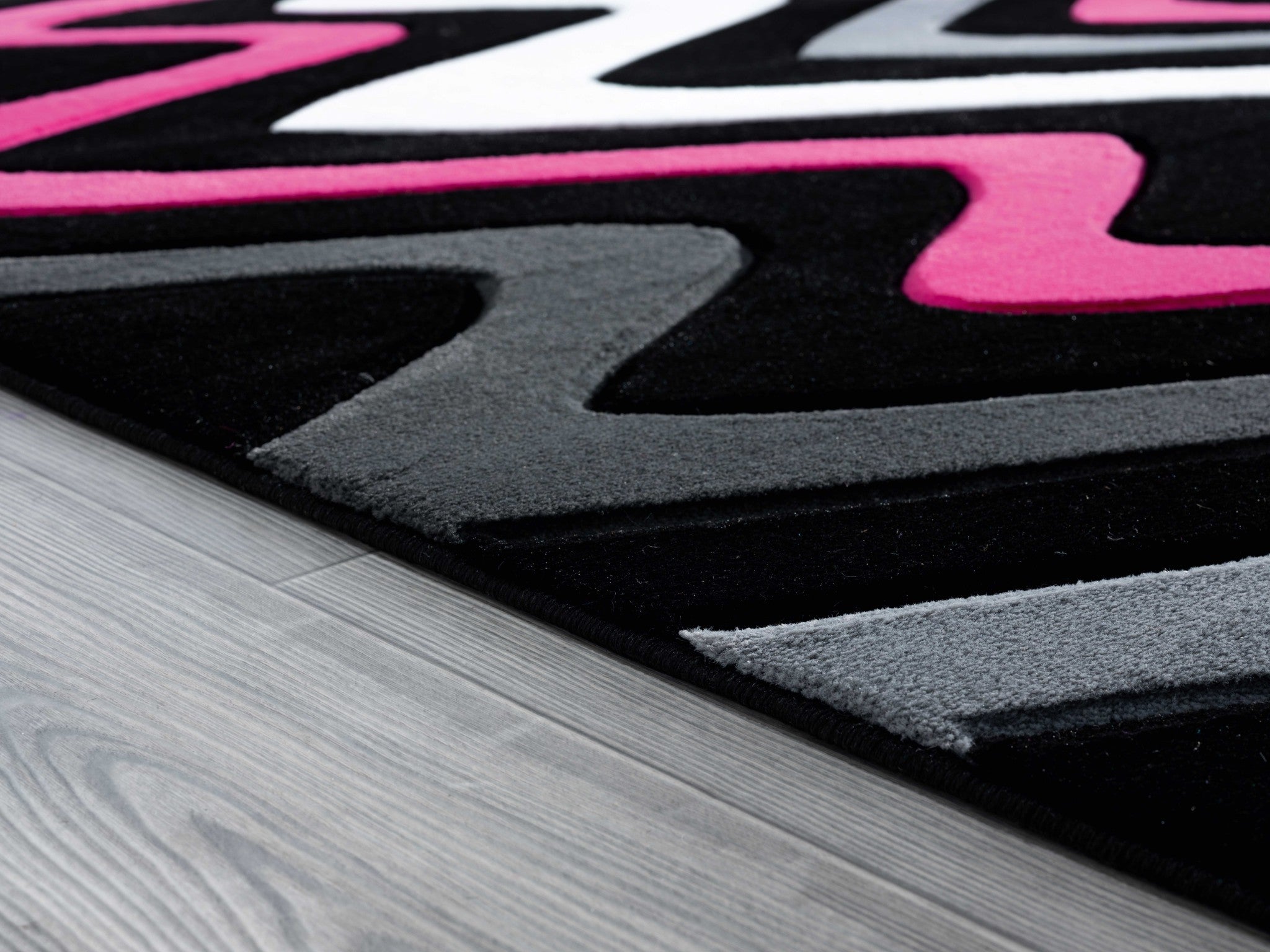 63" x 90" Pink Olefin / Polypropylene Area Rug