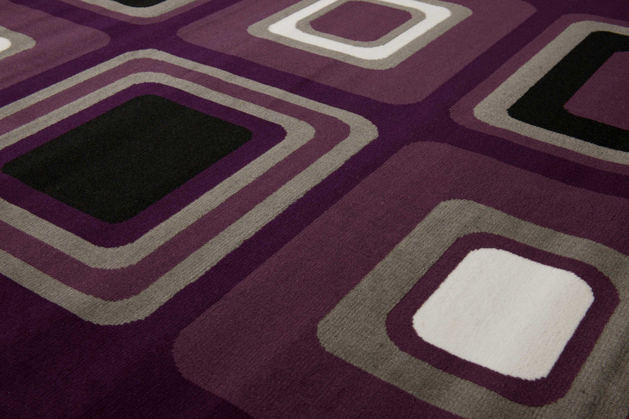 33" x 39" Lilac Polypropyelene Accent Rug