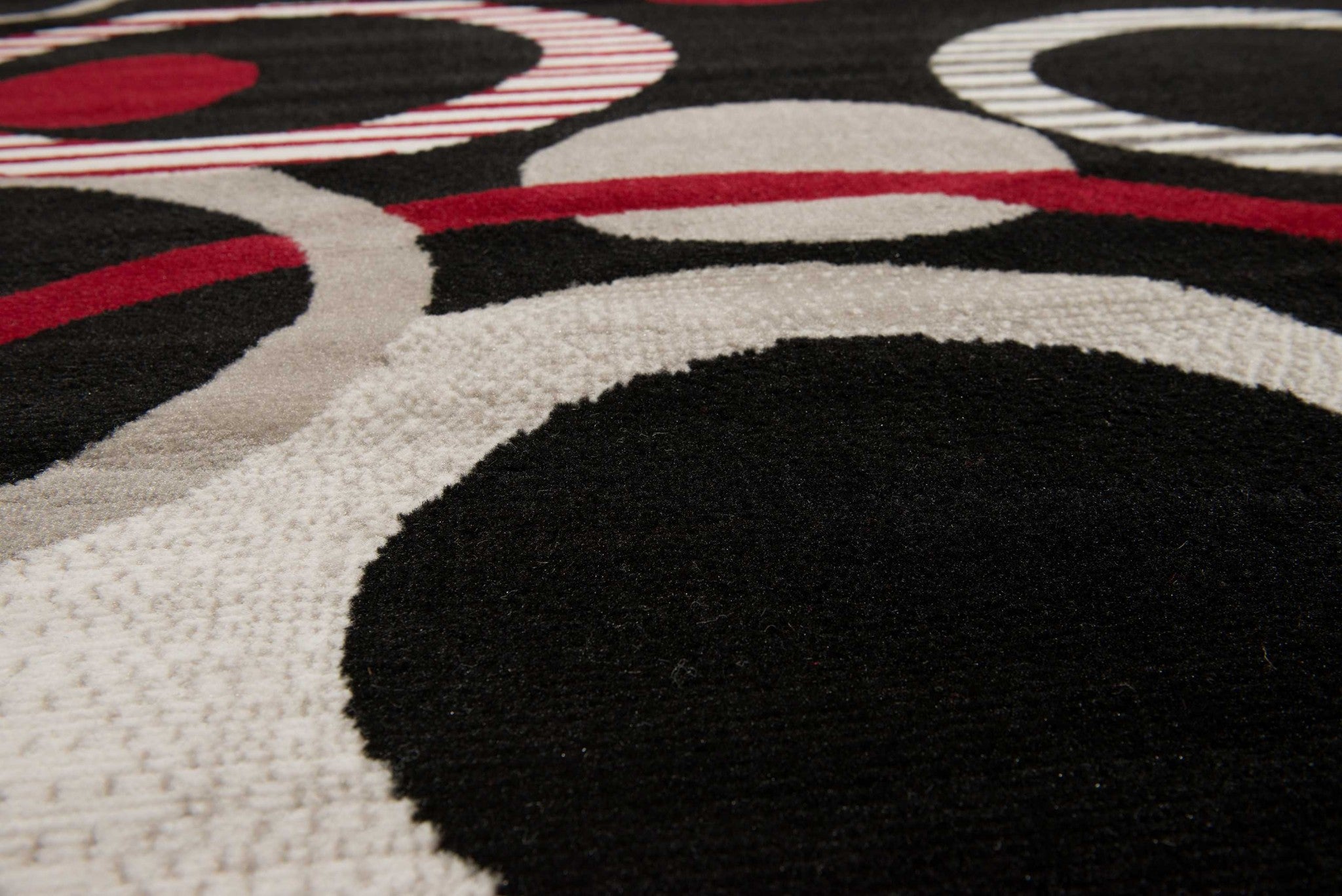 94" x 126" Black Polypropyelene Oversize Rug