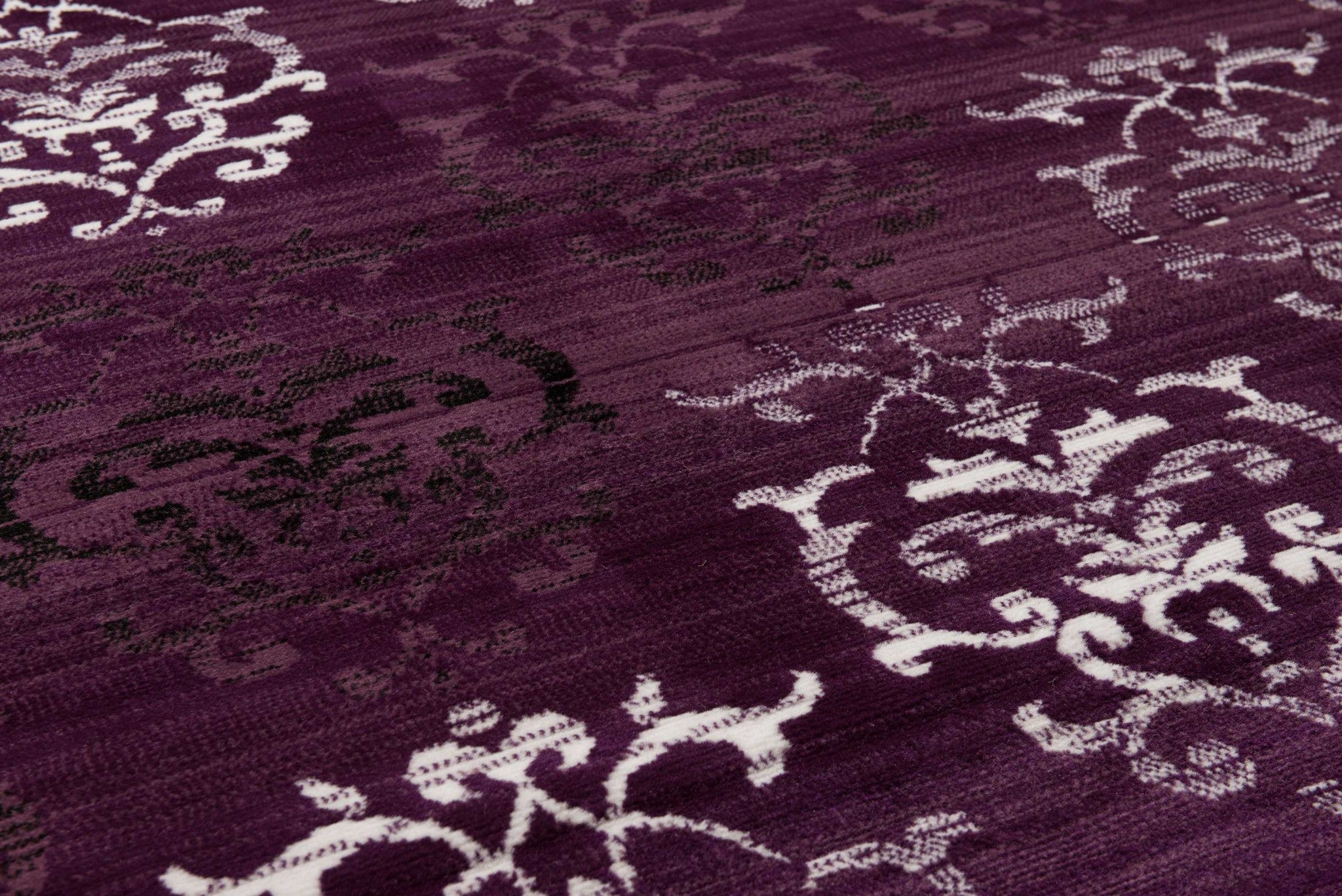 94" x 126" Lilac Polypropyelene Oversize Rug