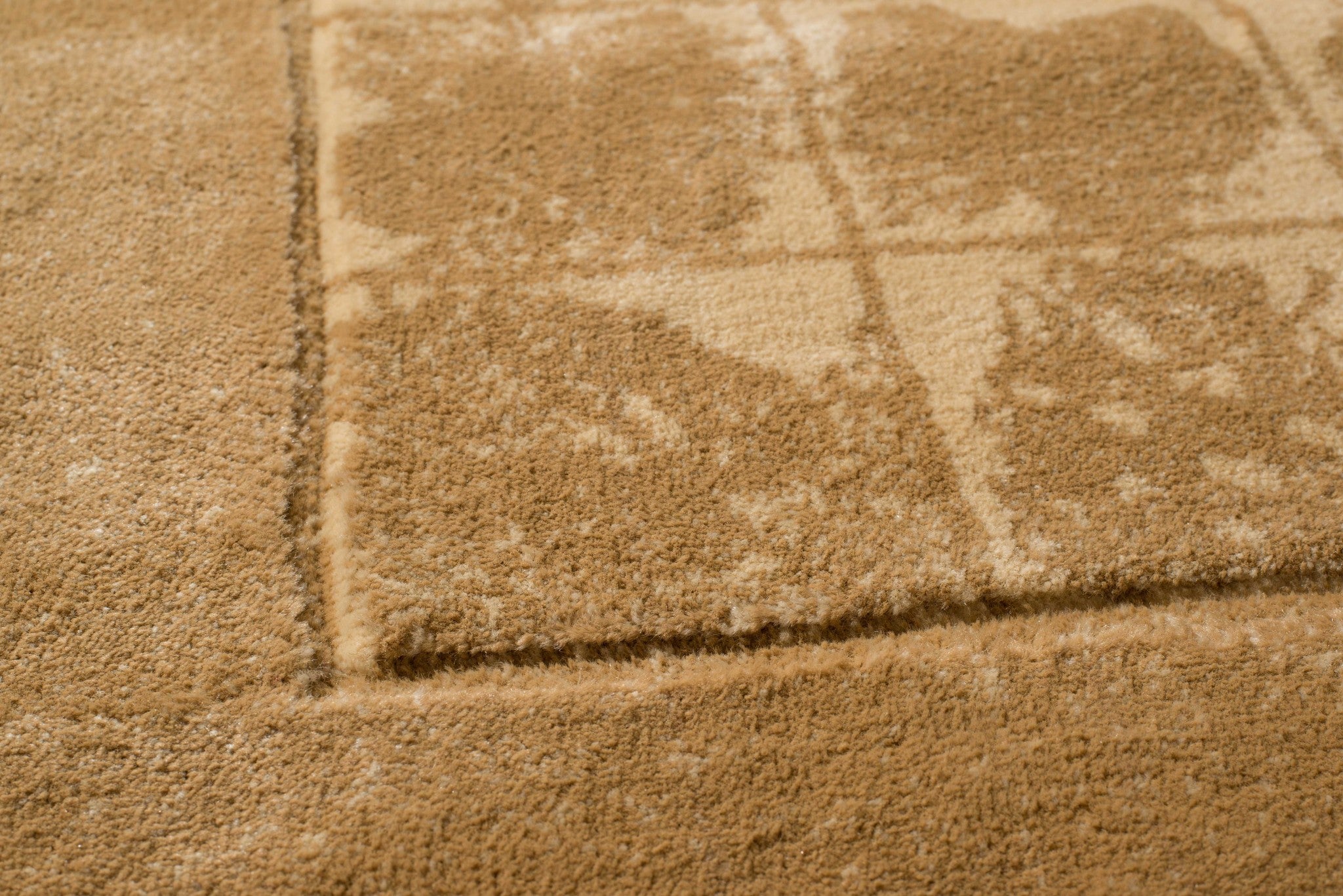 94" x 126" Toffee Polypropylene Oversize Rug