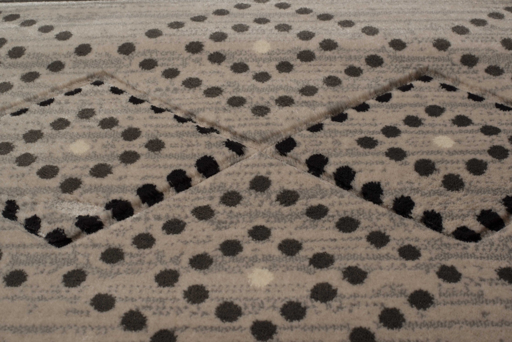 22" x 32" Silver Polypropylene Accent Rug