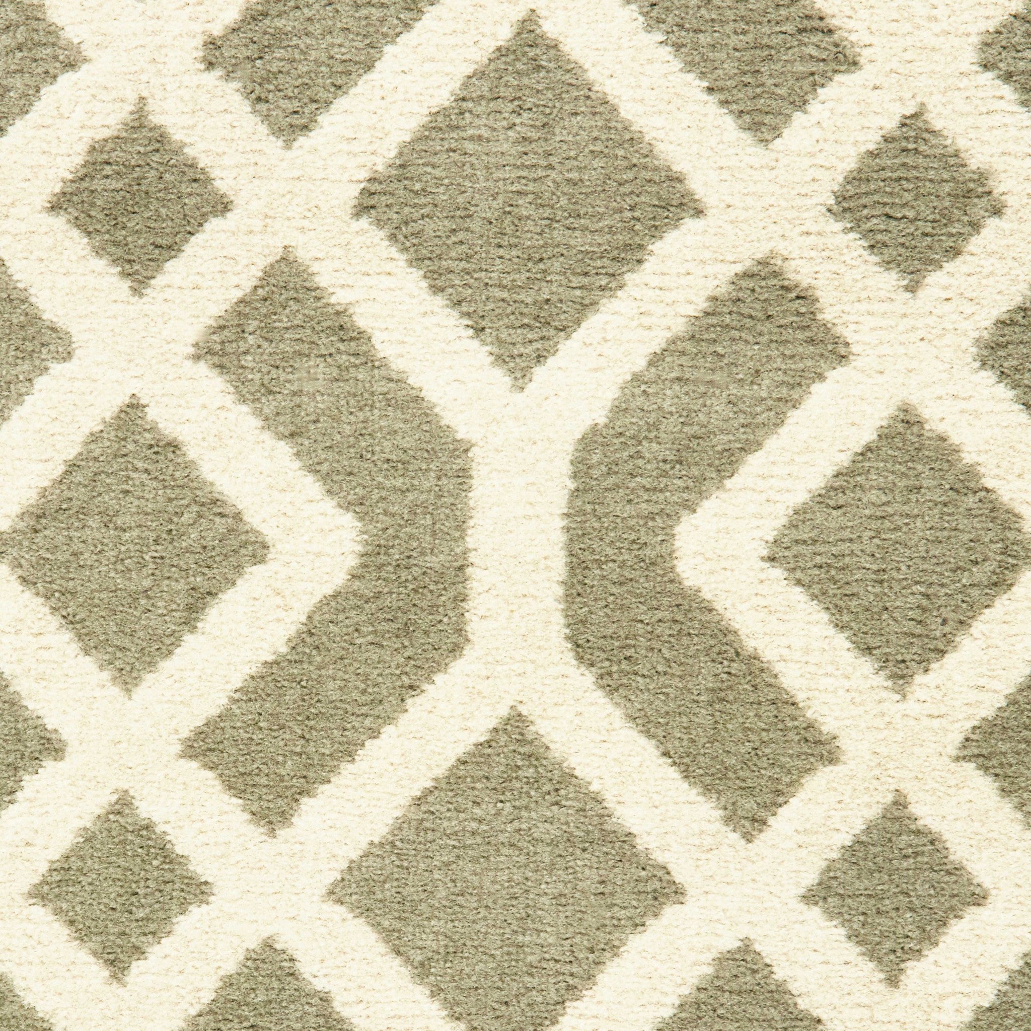 94" x 126" Grey Polypropylene Oversize Rug