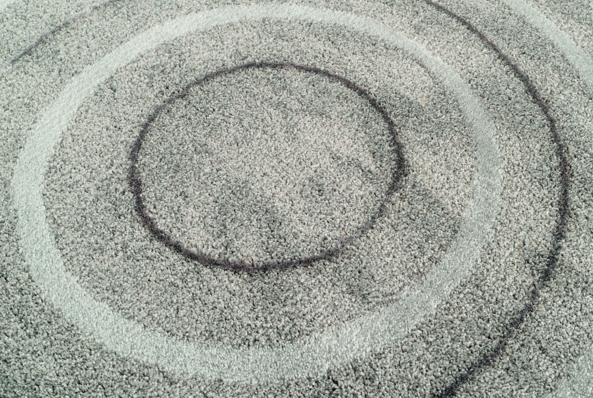 63" x 90" Grey Polyester / Olefin Area Rug