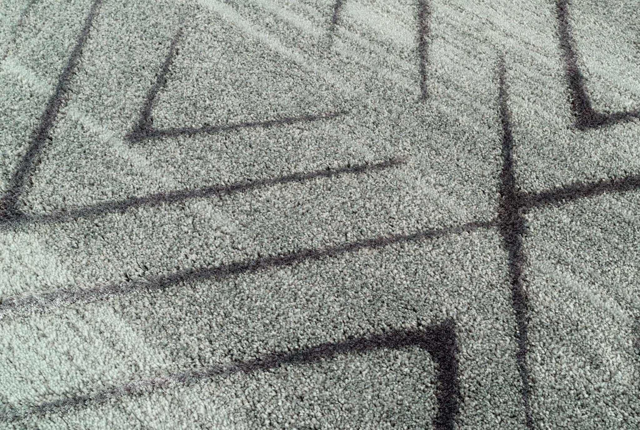 63" x 90" Grey Polyester / Olefin Area Rug