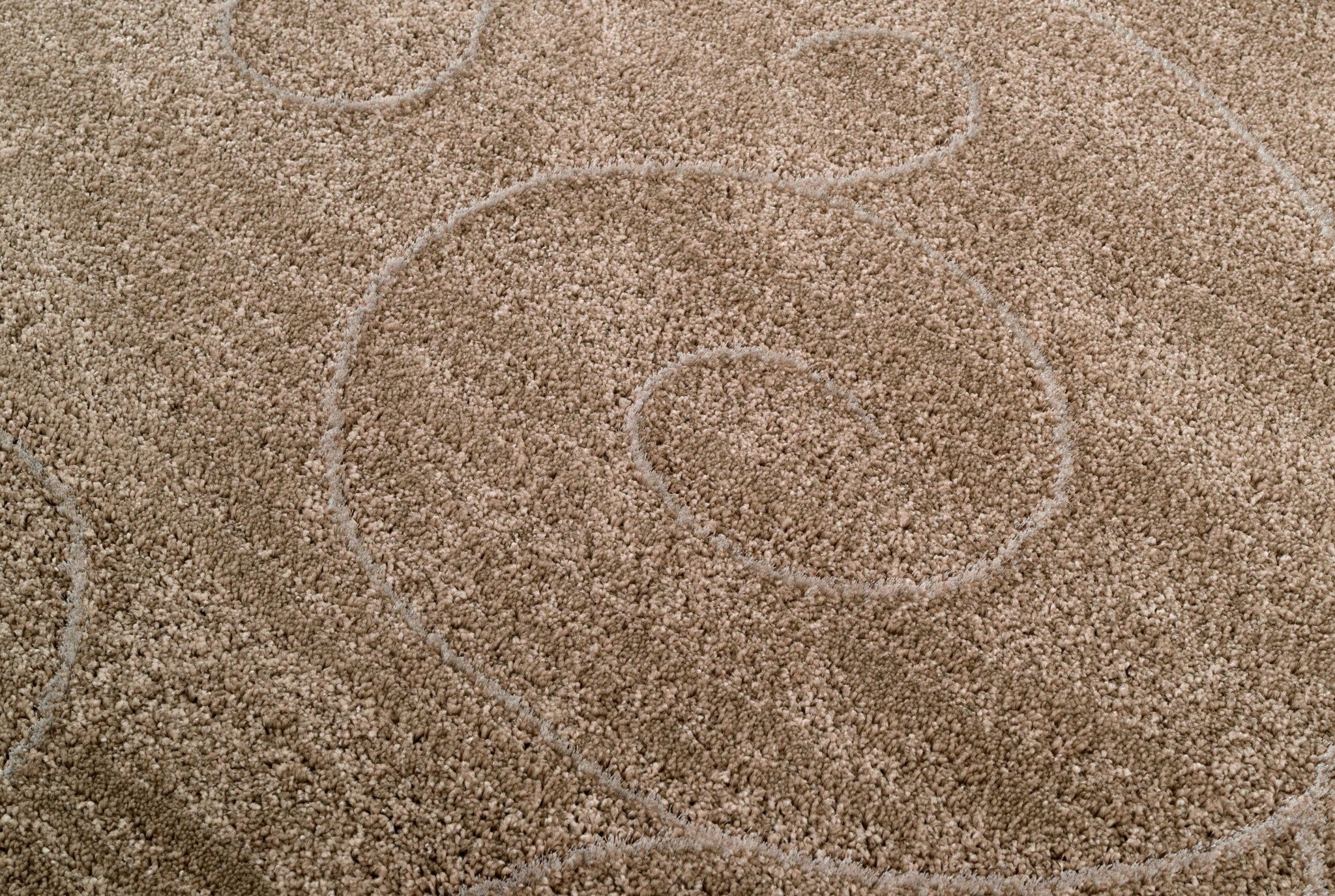 63" x 90" Beige Polyester / Olefin Area Rug