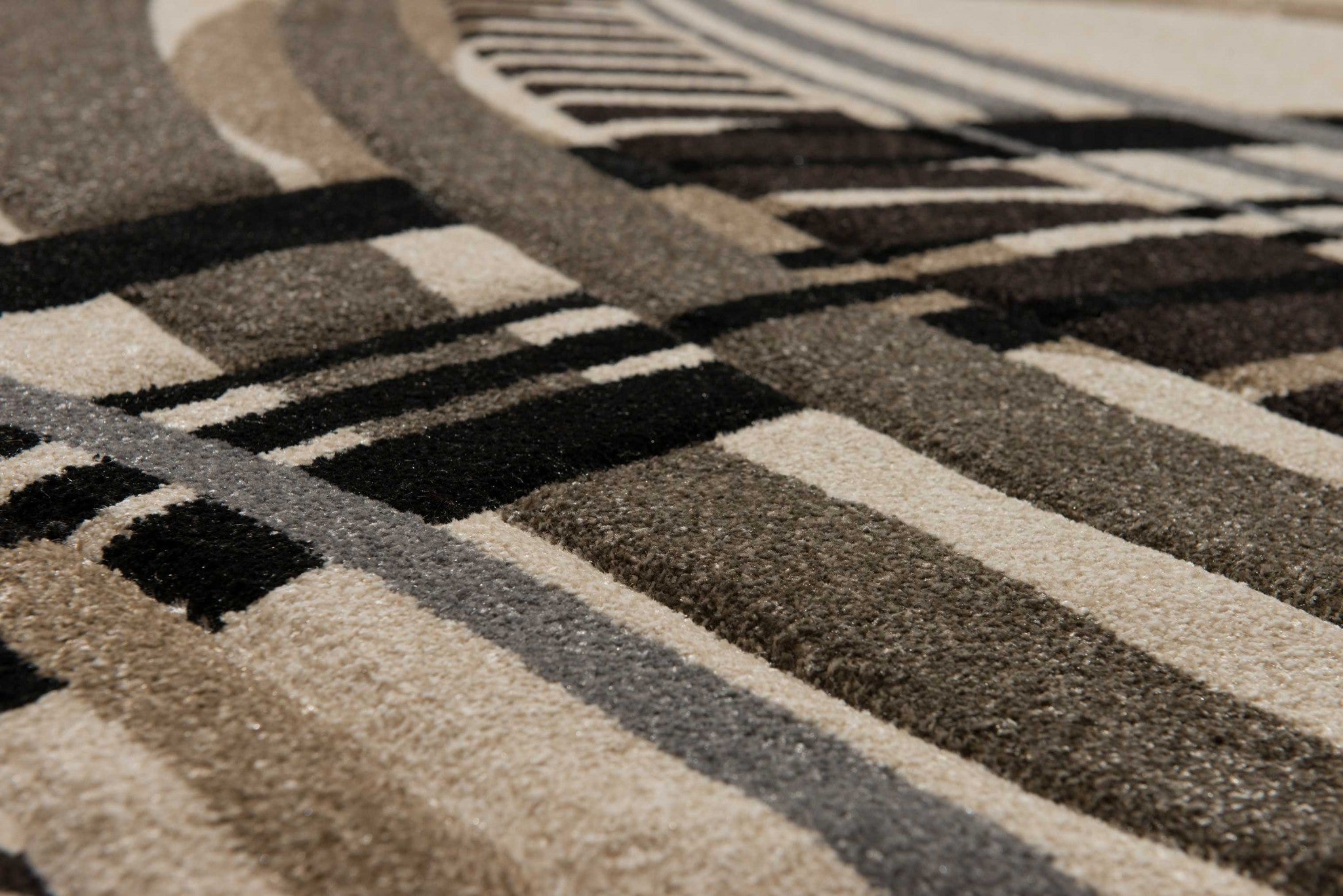 31" x 50" Cream Polypropylene Mat Rug