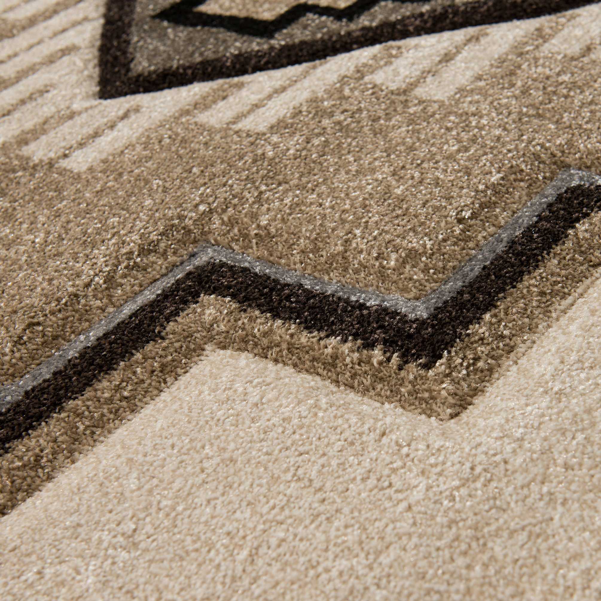 31" x 50" Cream Polypropylene Mat Rug