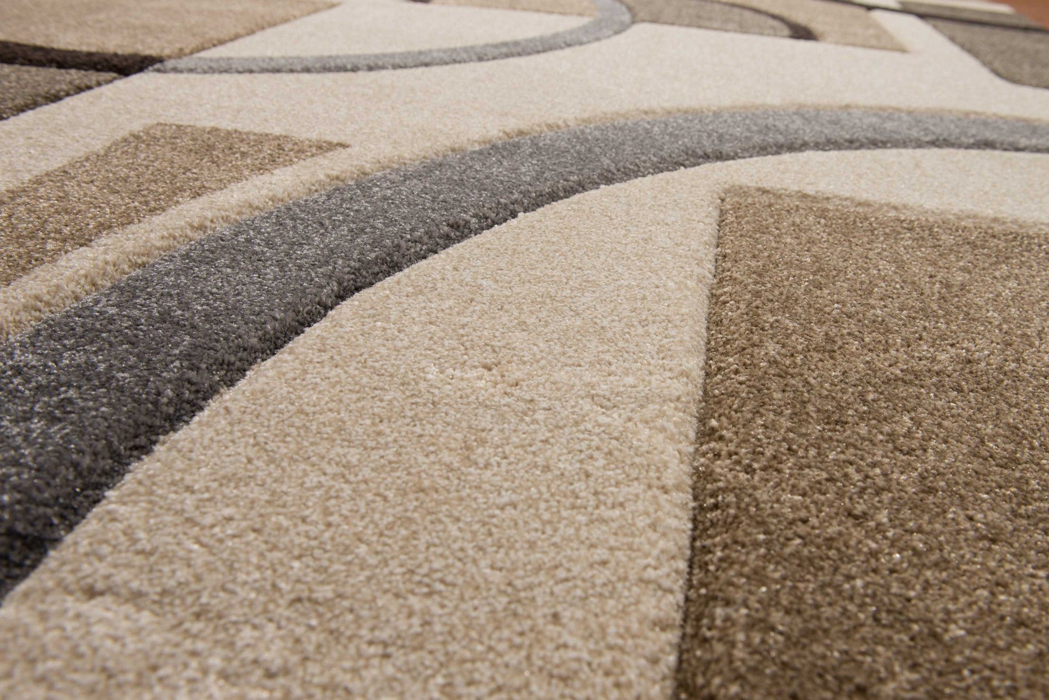 61" x 90" Cream Polypropylene Area Rug