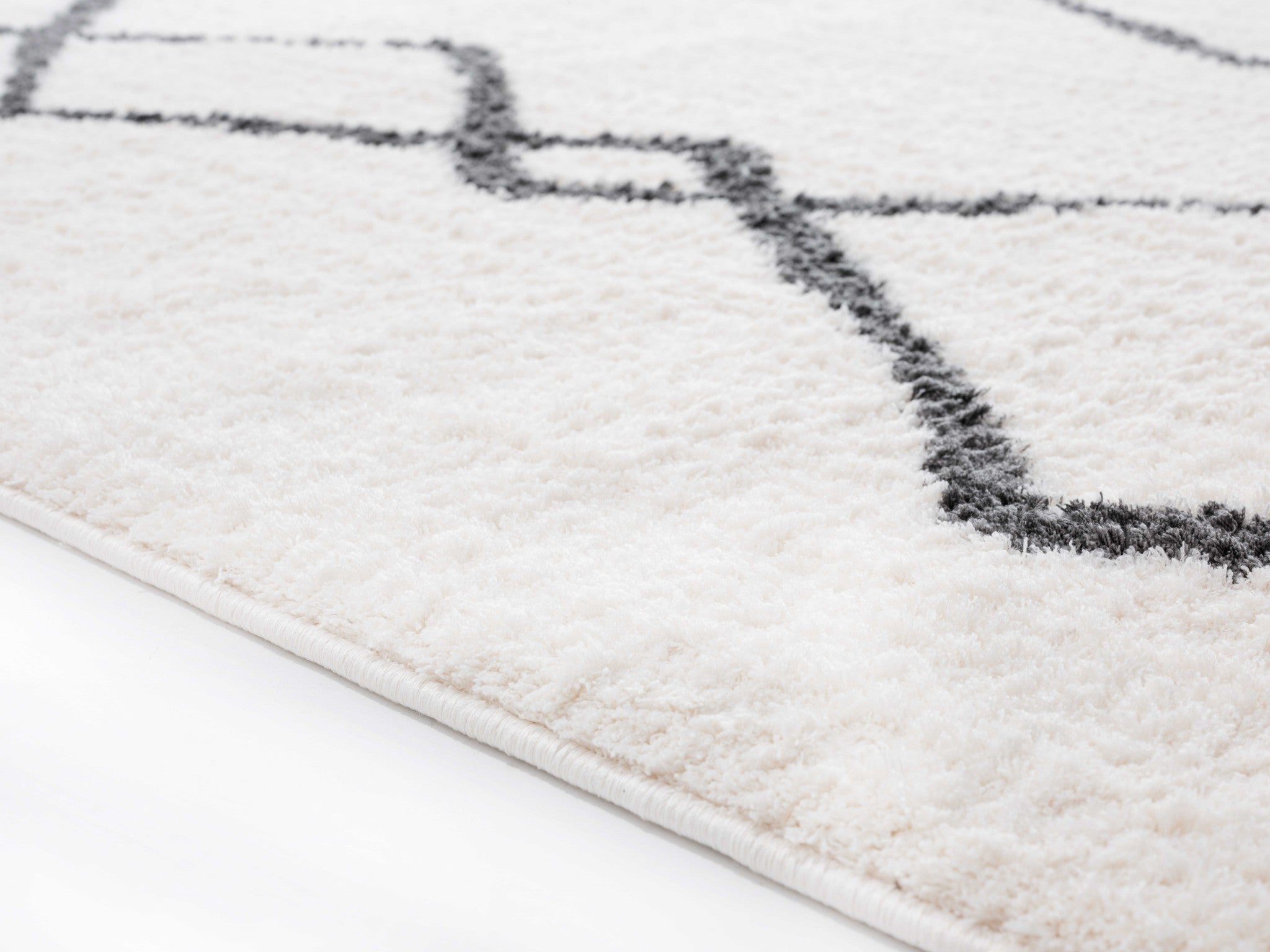 94" x 94" White Microfiber Polyester Round Rug