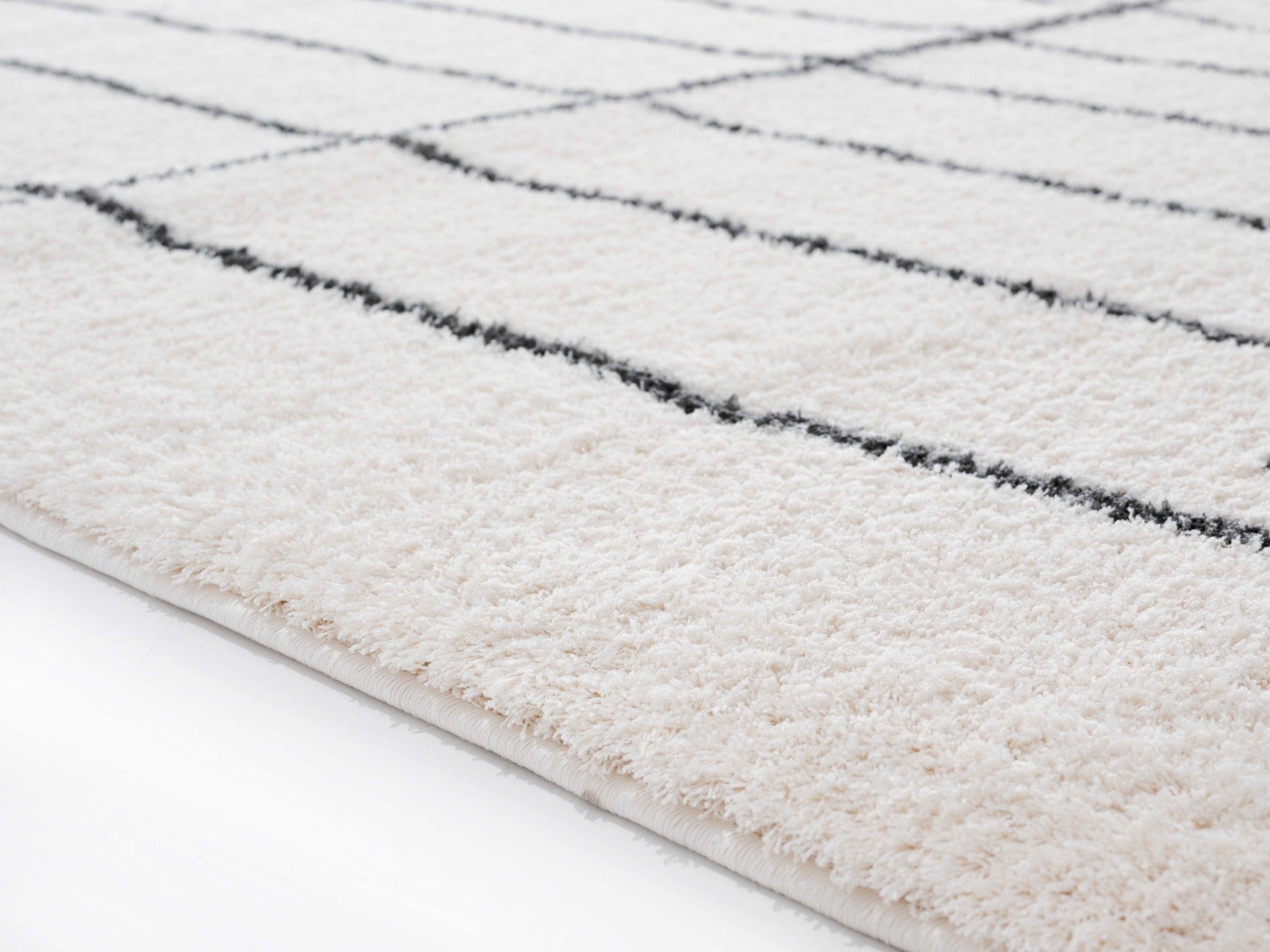 31" x 86" White Microfiber Polyester Runner Rug