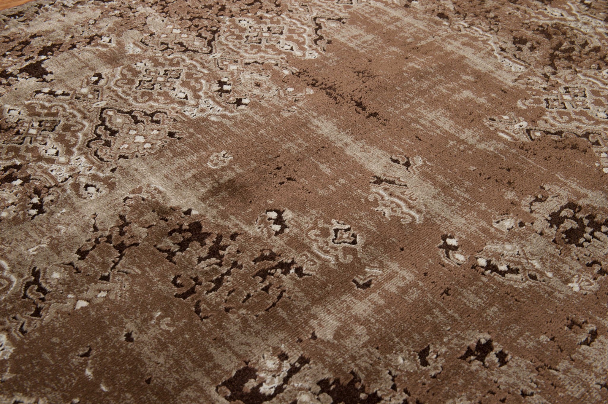 94" x 126" x 0.43" Brown Polypropylene/Polyester Oversize Rug