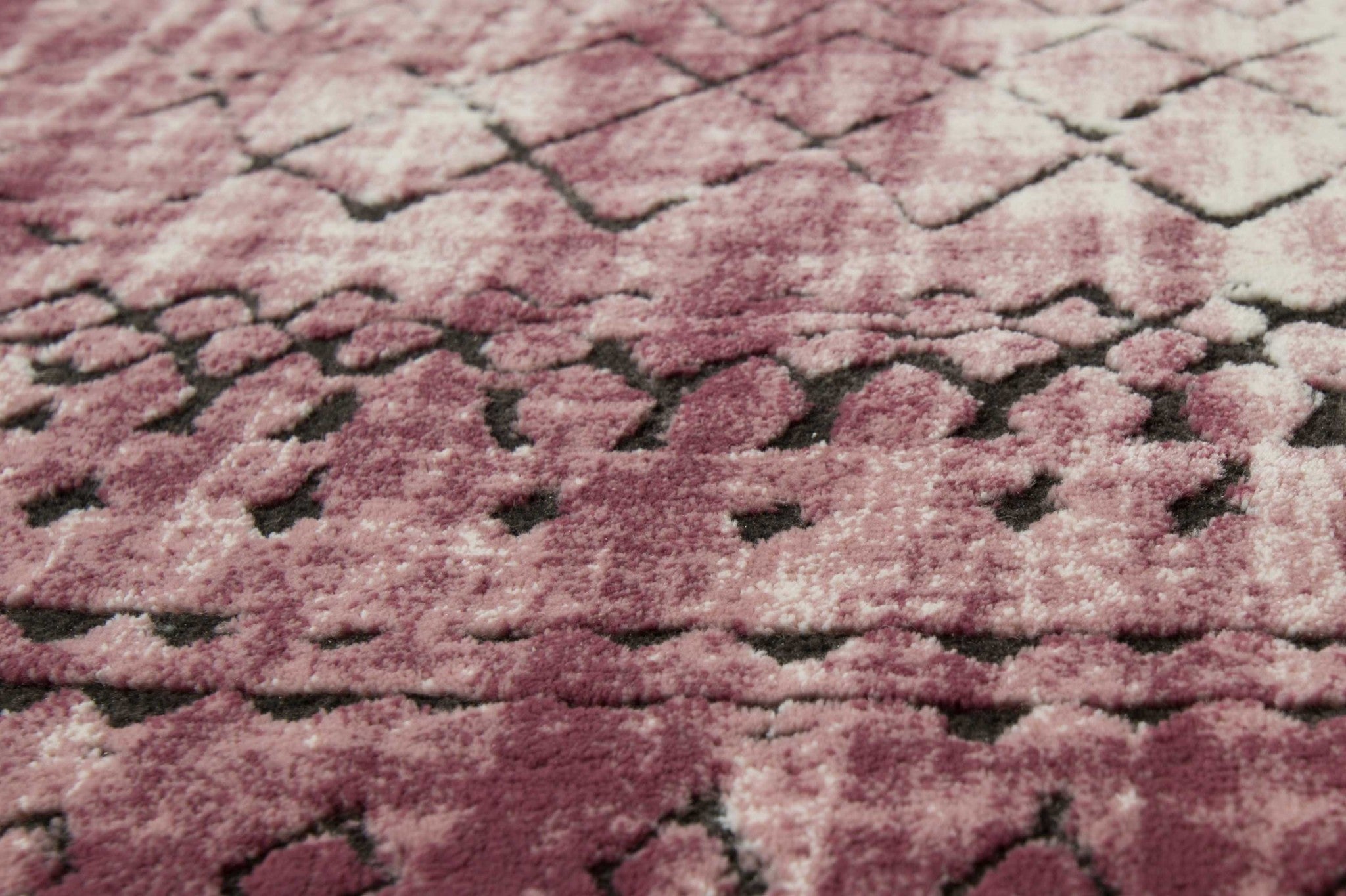 63" x 84" Mauve Polypropylene   Polyester Area Rug