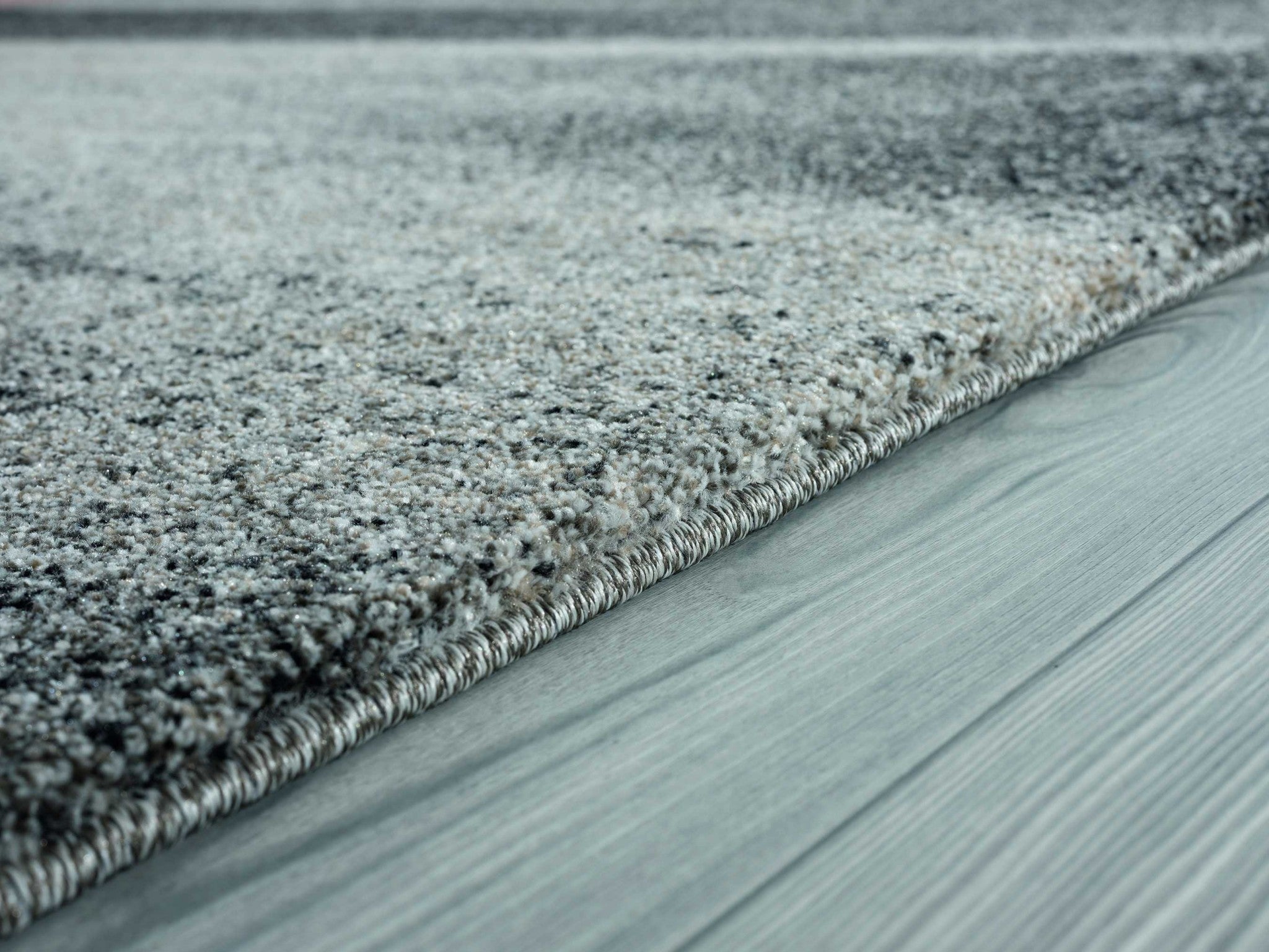 94" x 126" Grey Polypropylene Oversize Rug