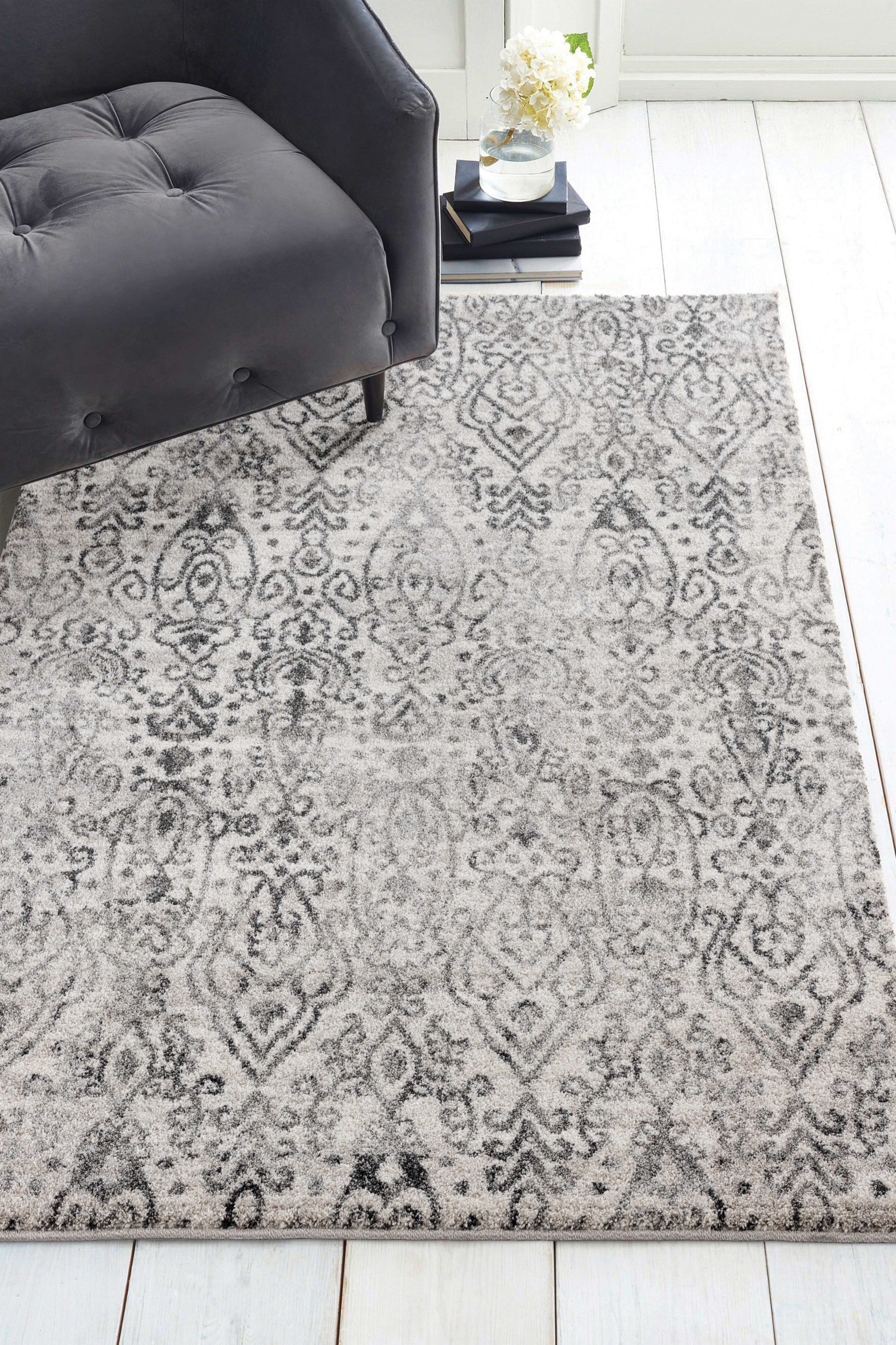 31" x 50" Cream Polypropylene Accent Rug