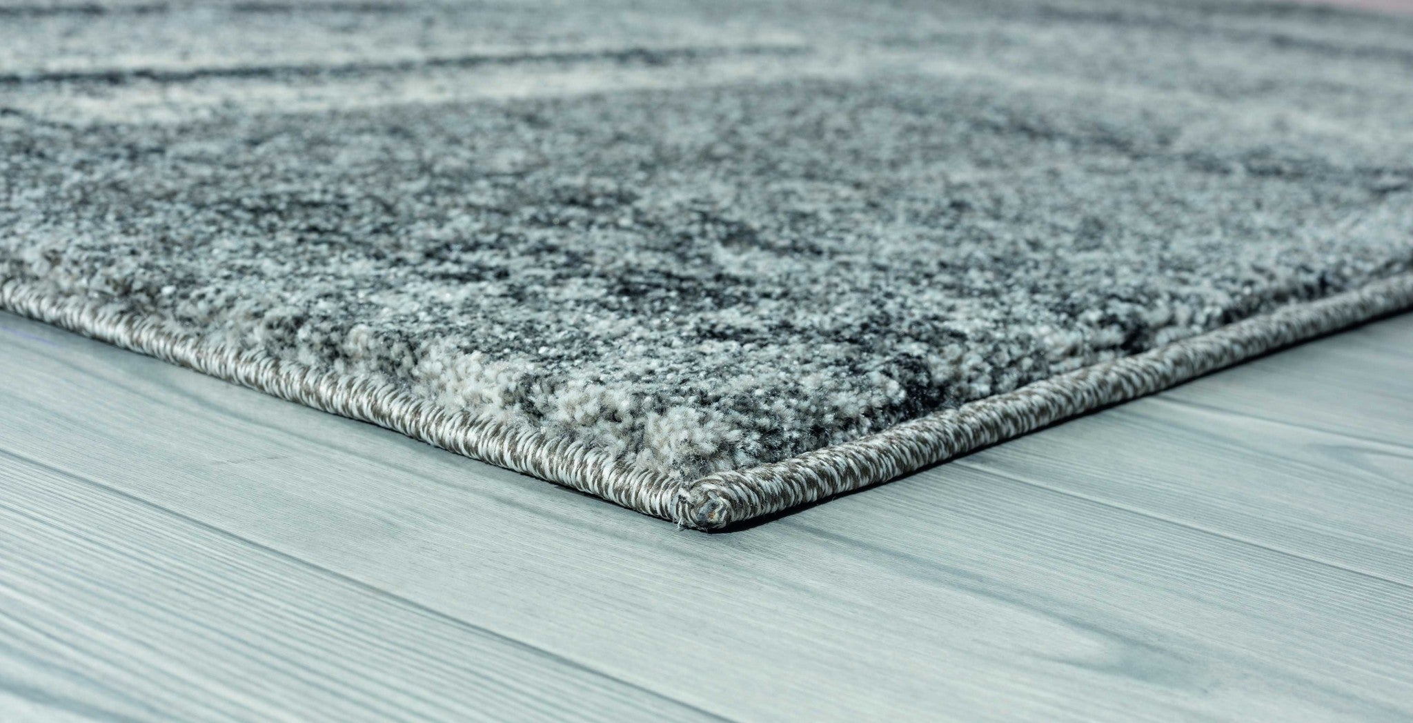 94" x 126" Grey Polypropylene Oversize Rug