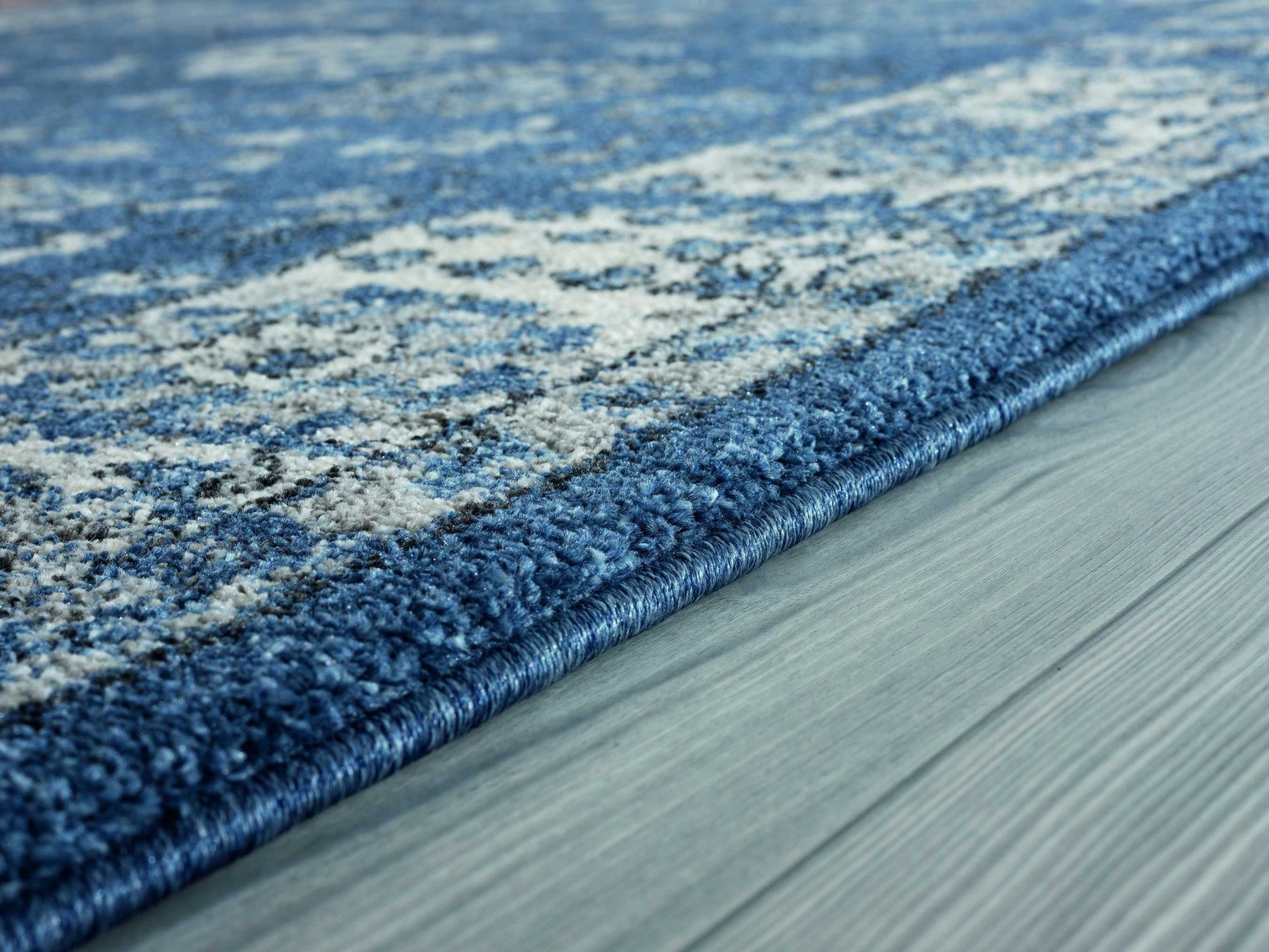 94" x 126" Midnight Blue Polypropylene Oversize Rug