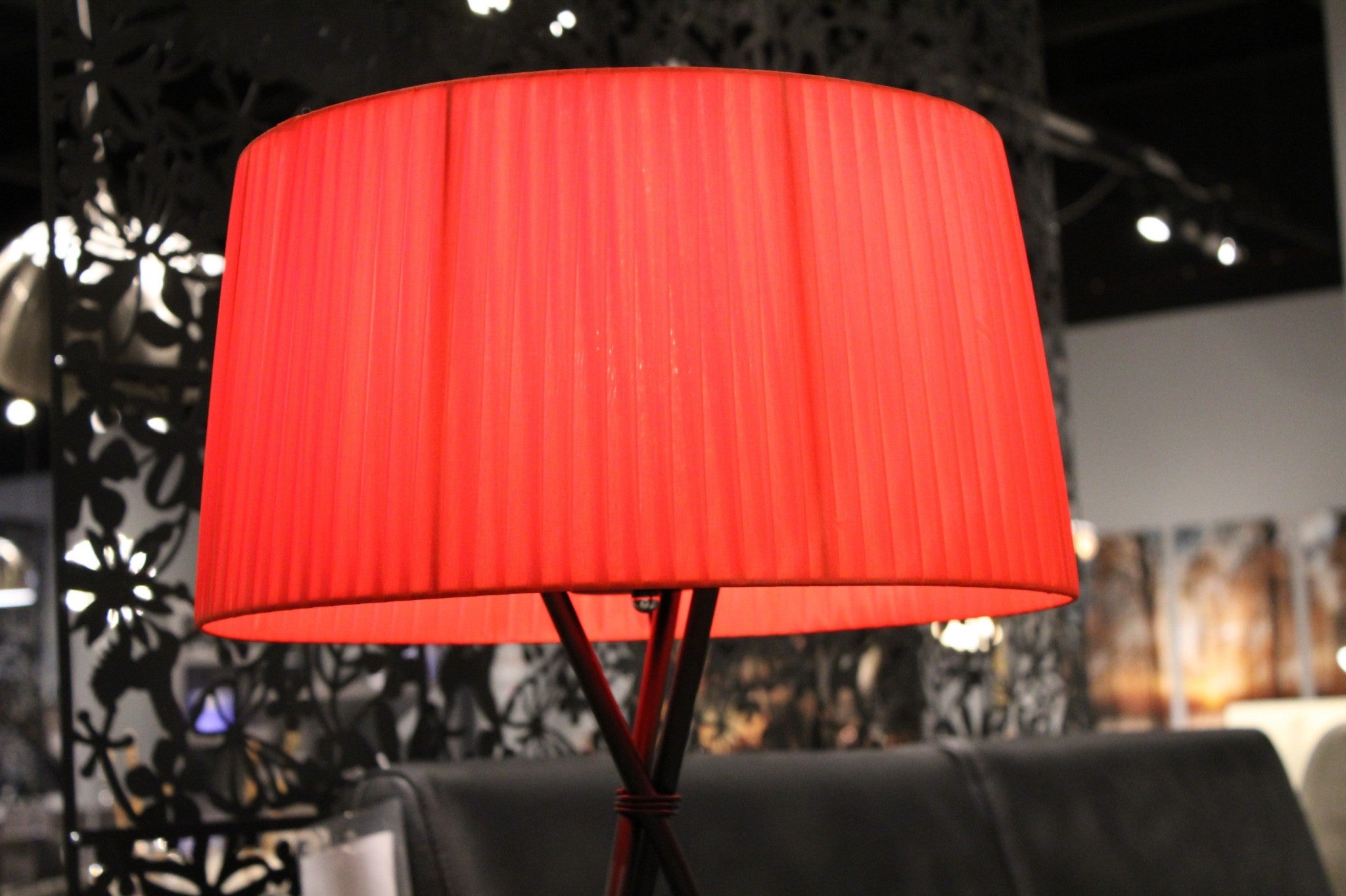18" X 18" X 29.5" Red Carbon Steel Table Lamp