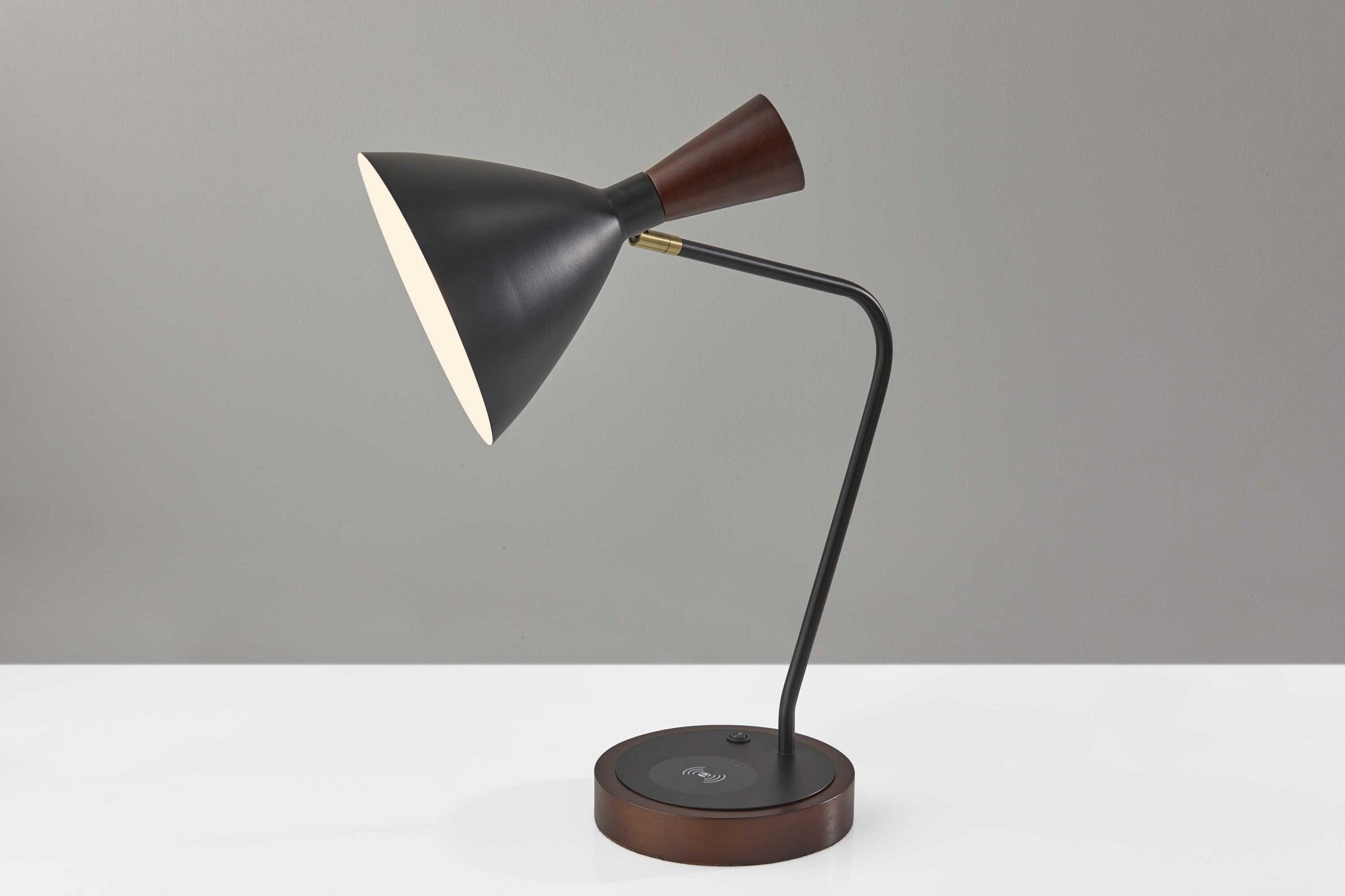 Black Metal Wireless Charging Desk Lamp