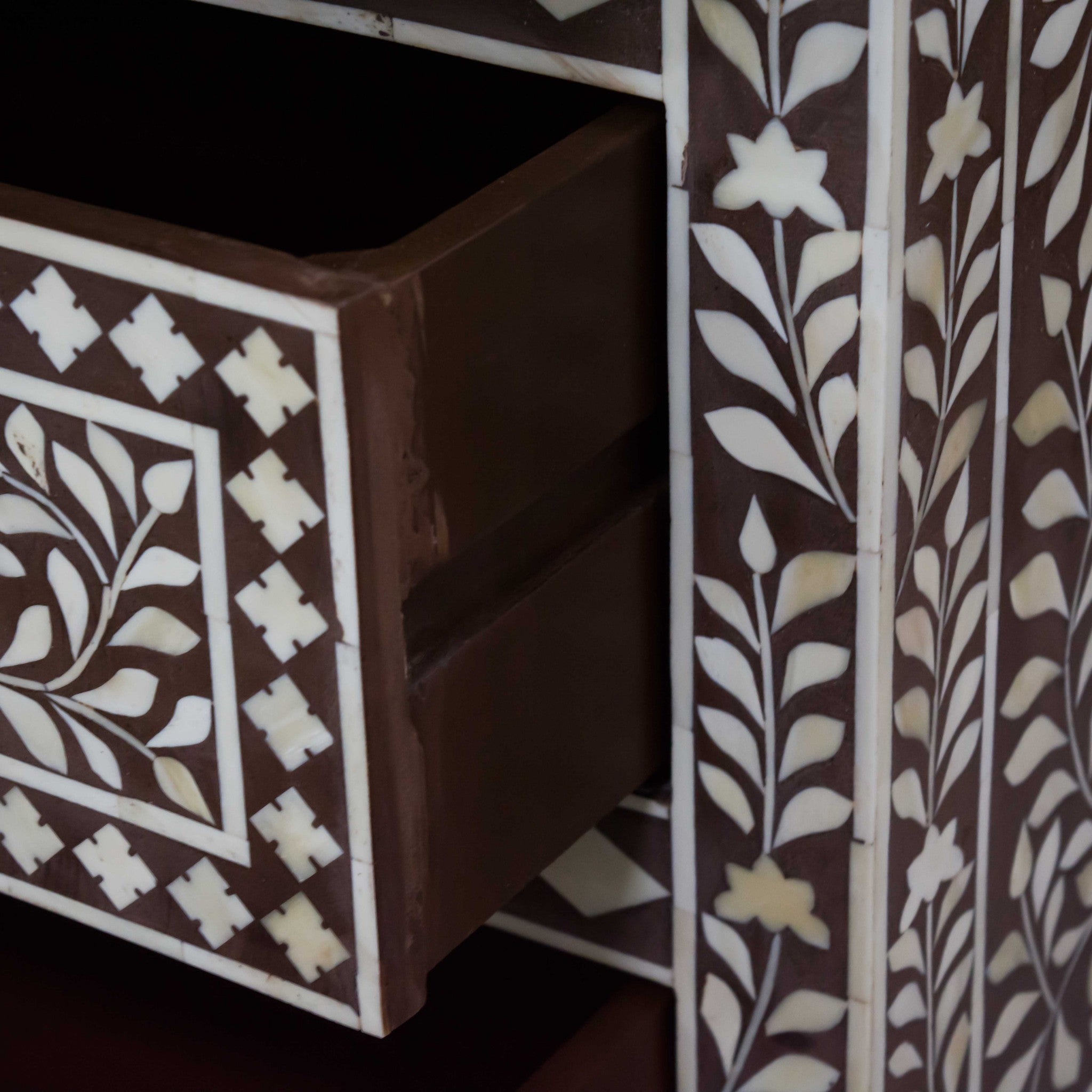 19" X 55" X 35" Brown Bone Resin Mdf Birchwood Ply Chest 7 Drawers