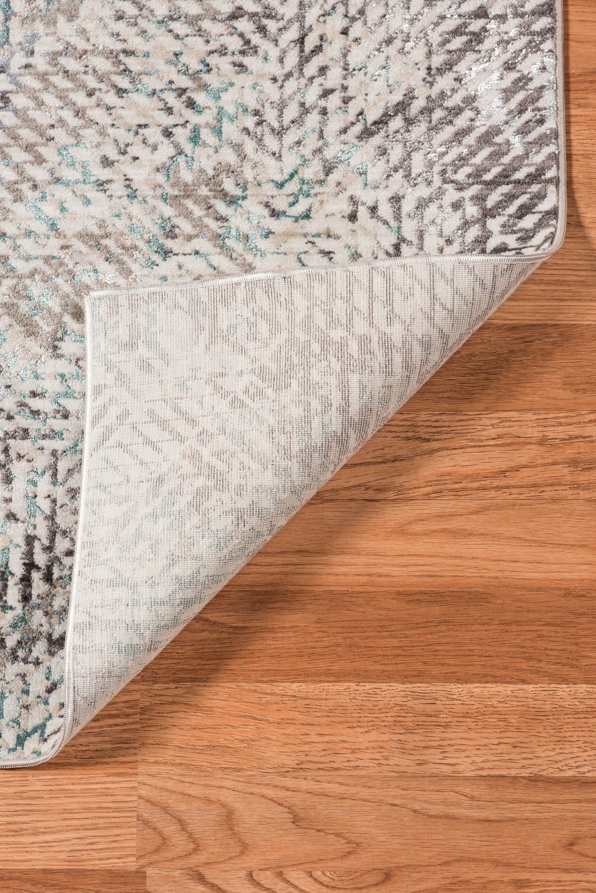 2.6" X8" X 0.38" Gray  Polyester Area Rug