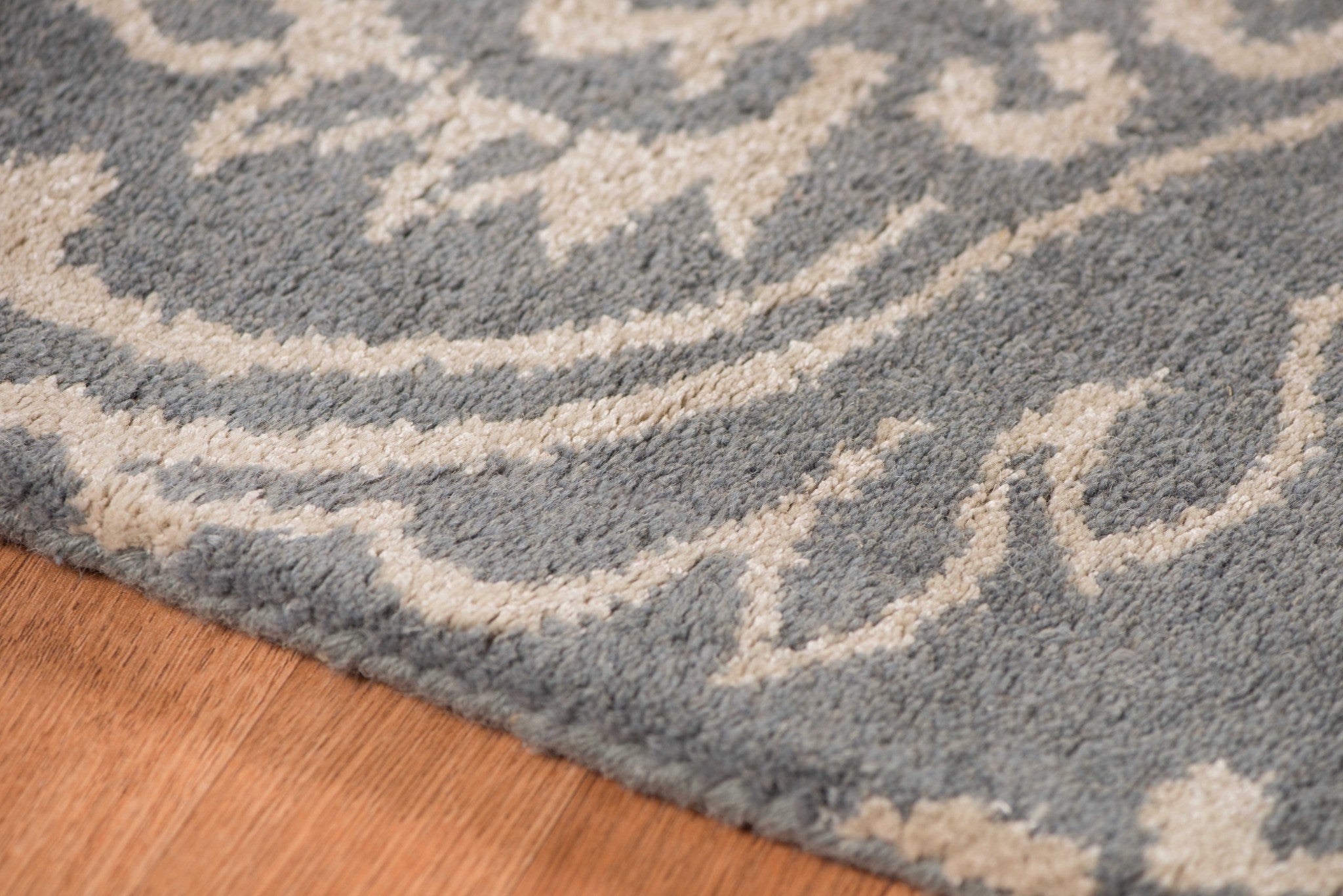 5" X8" X 0.5" Gray  Wool Area Rug
