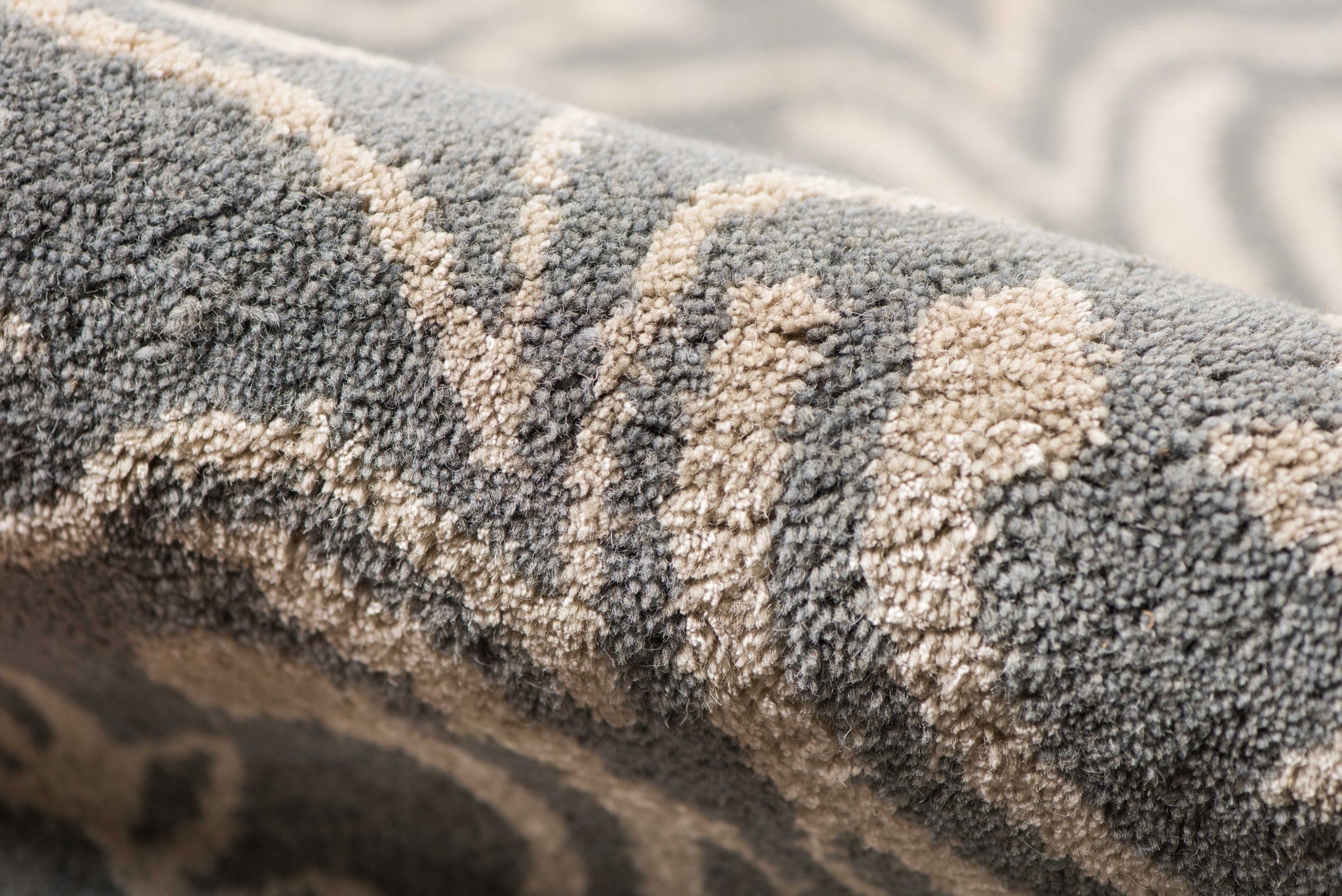 5" X8" X 0.5" Gray  Wool Area Rug