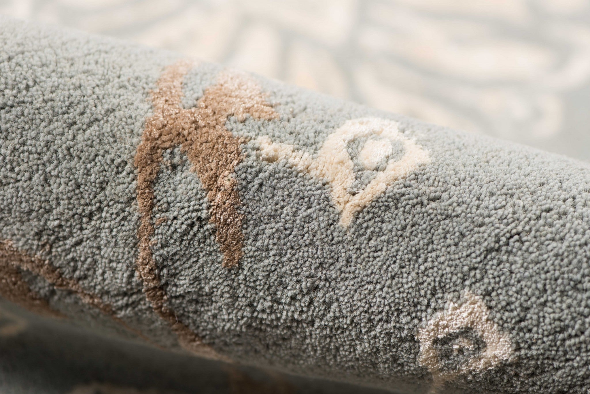 5" X8" X 0.5" Gray  Wool Area Rug