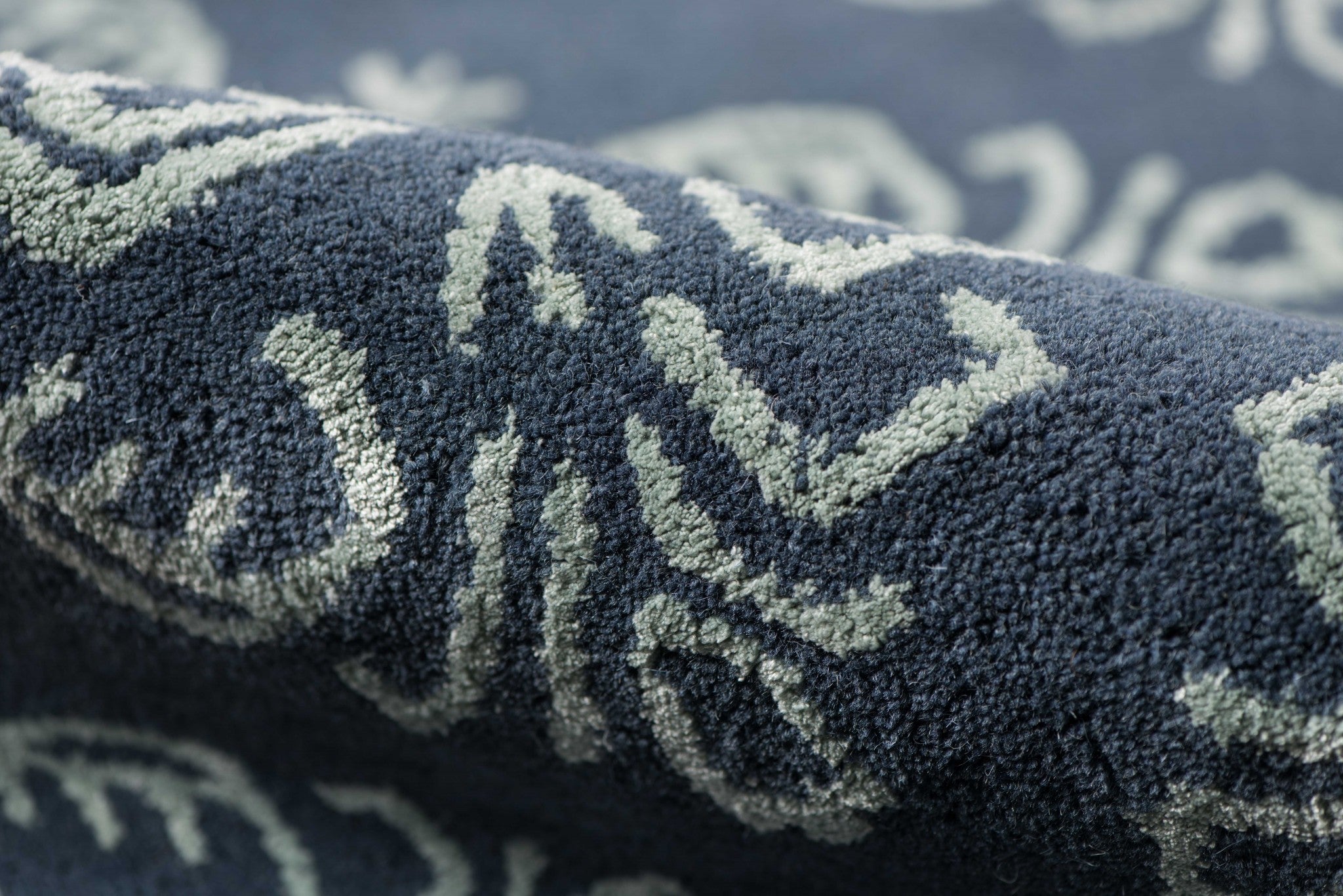 8" X11" X 0.5" Gray  Wool Area Rug