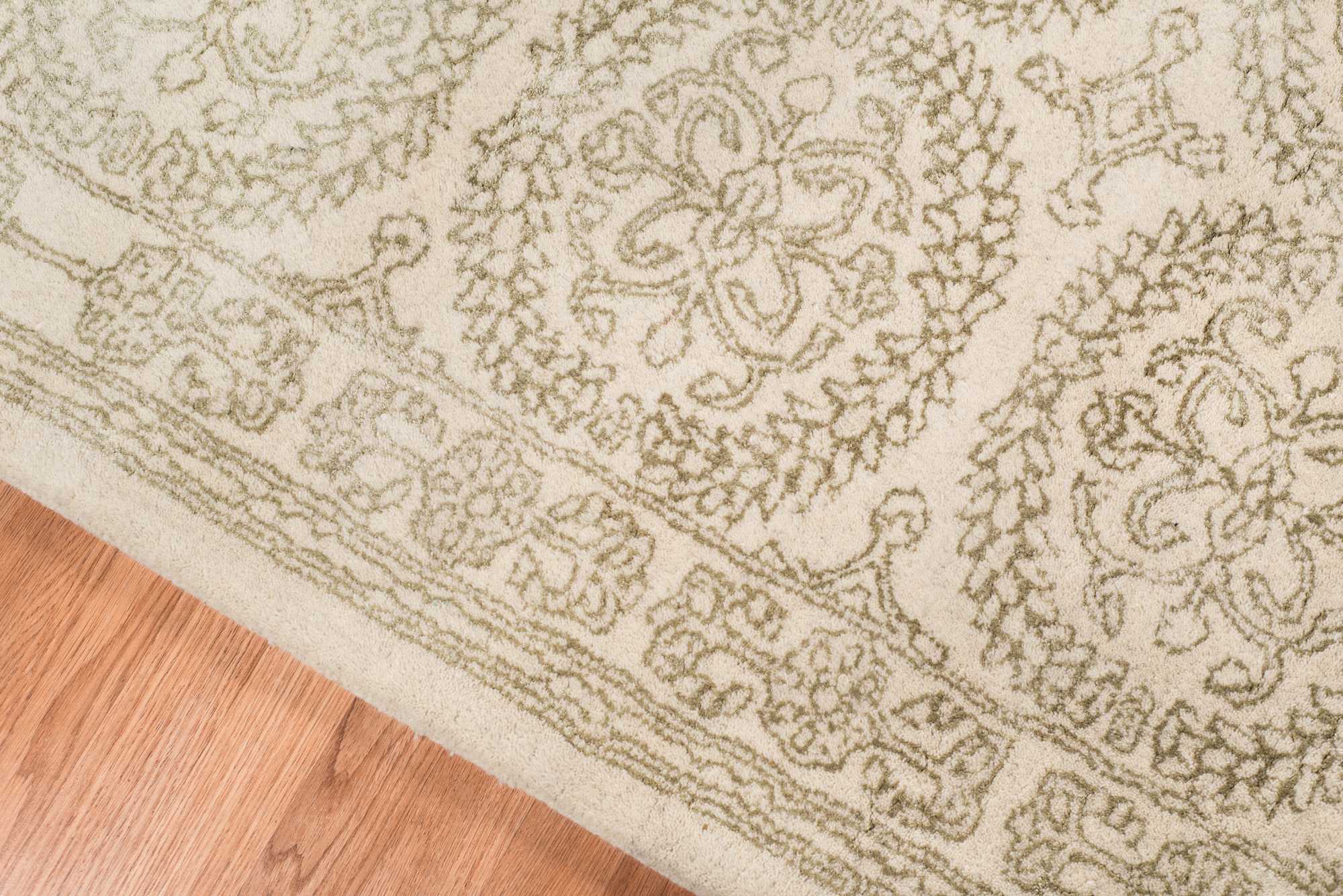 8" X11" X 0.5" Ivory/White  Wool Area Rug