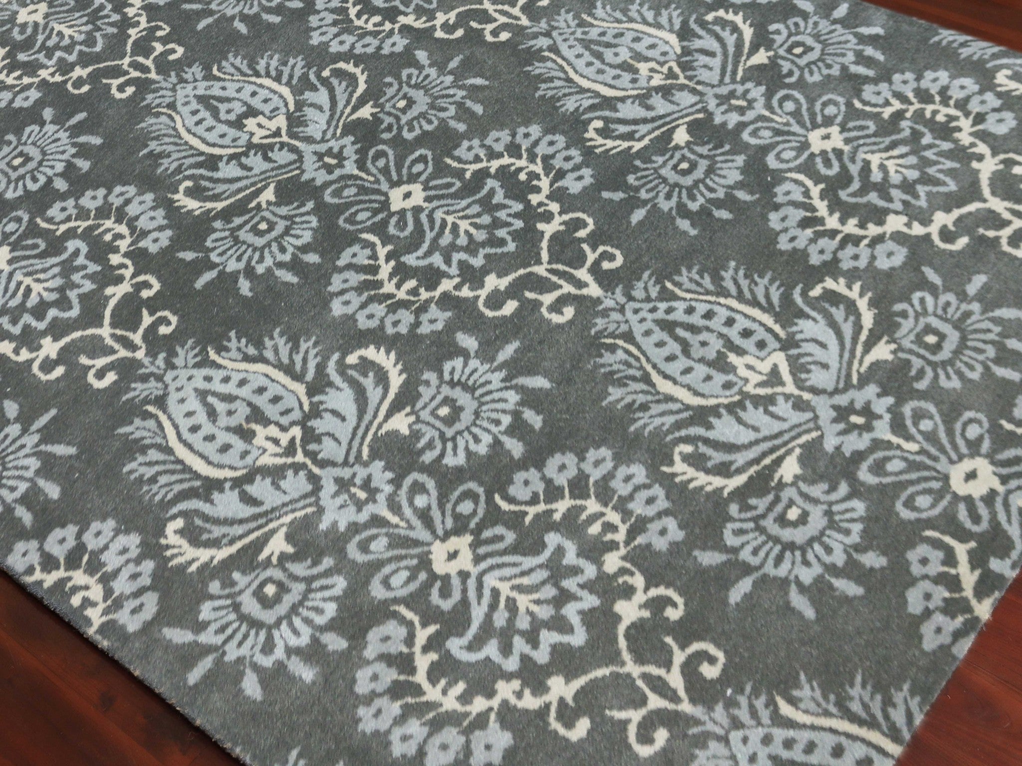 8" X10" X 0.5" Gray  Wool Area Rug