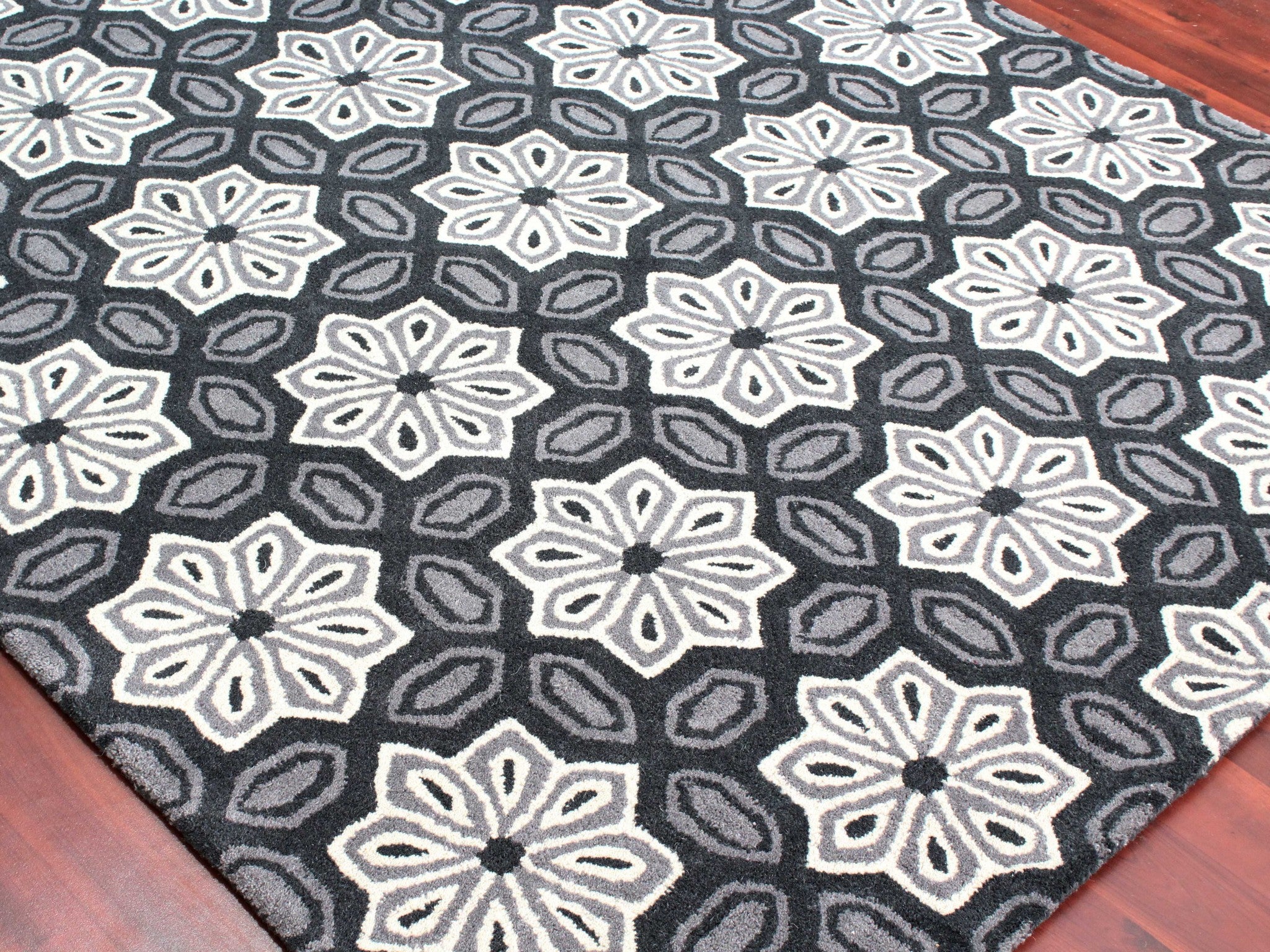 8" X10" X 0.5" Gray  Wool Area Rug