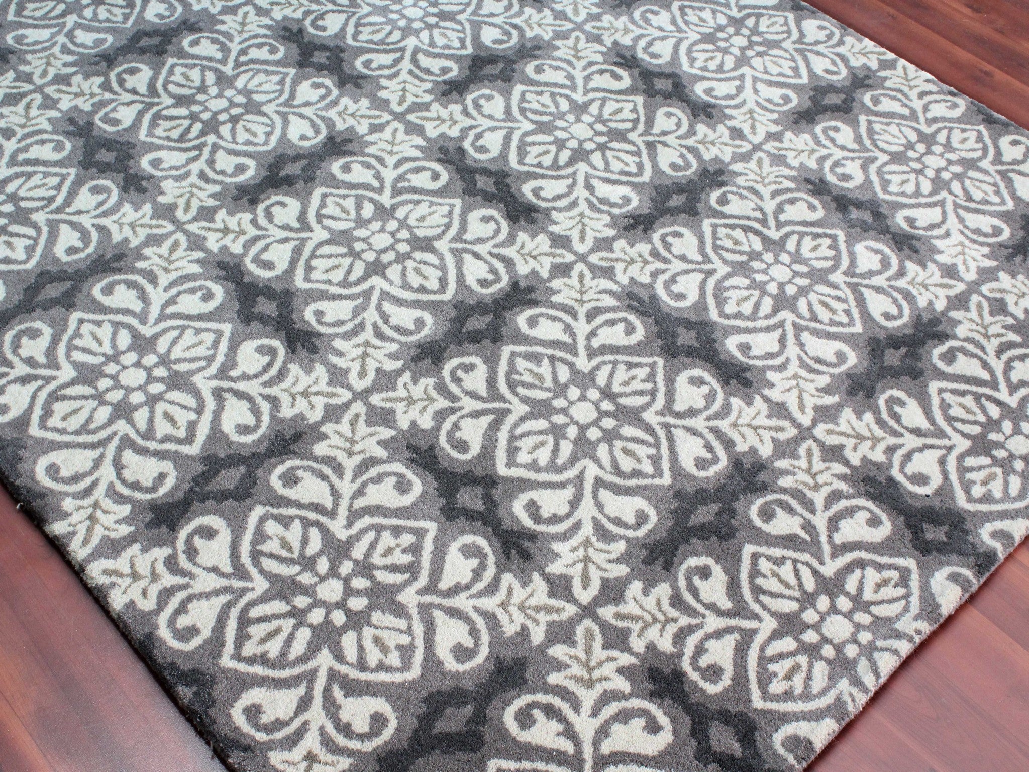 8" X10" X 0.5" Gray  Wool Area Rug