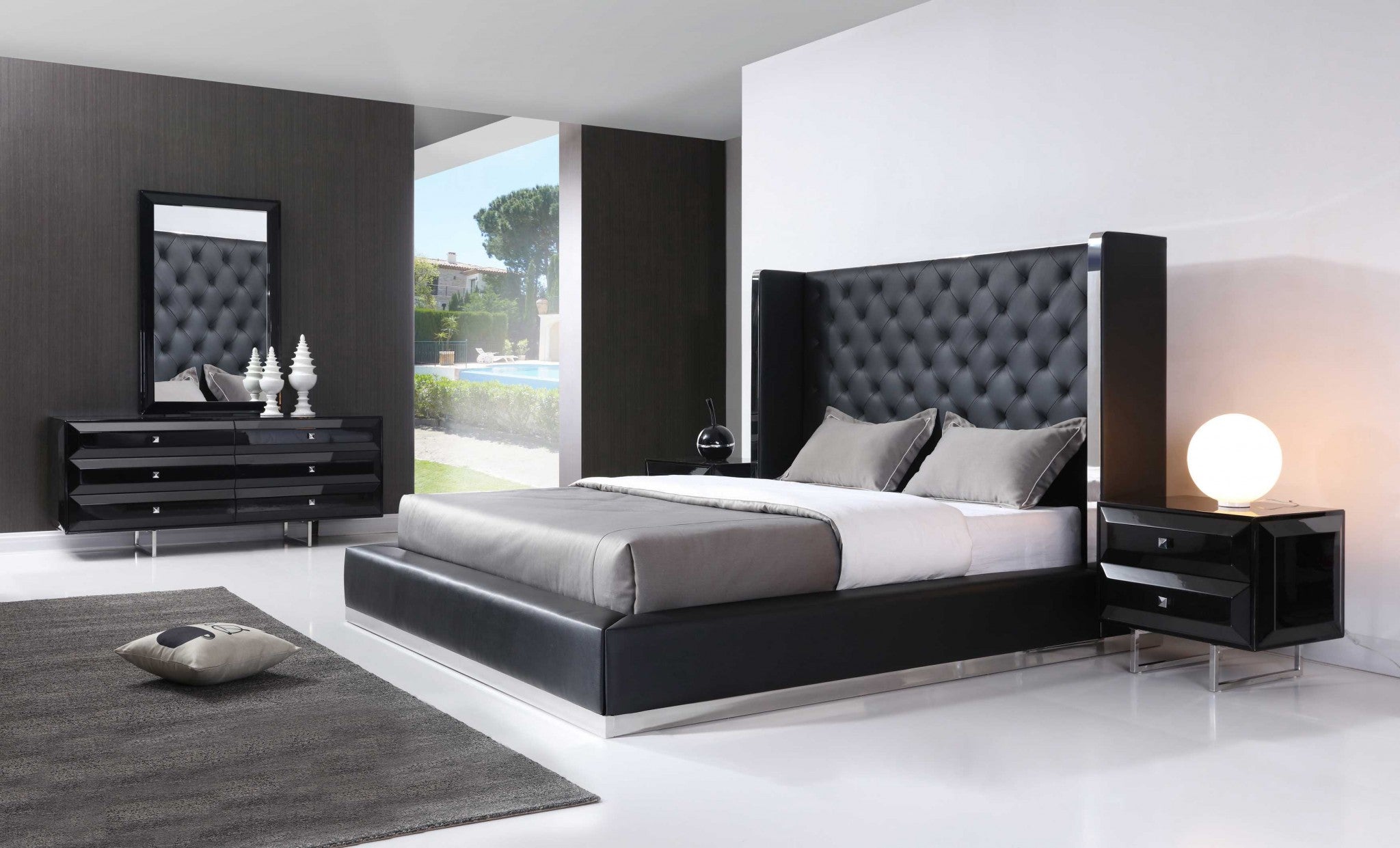 60" X 91" X 91" Black Faux Leather Bed King