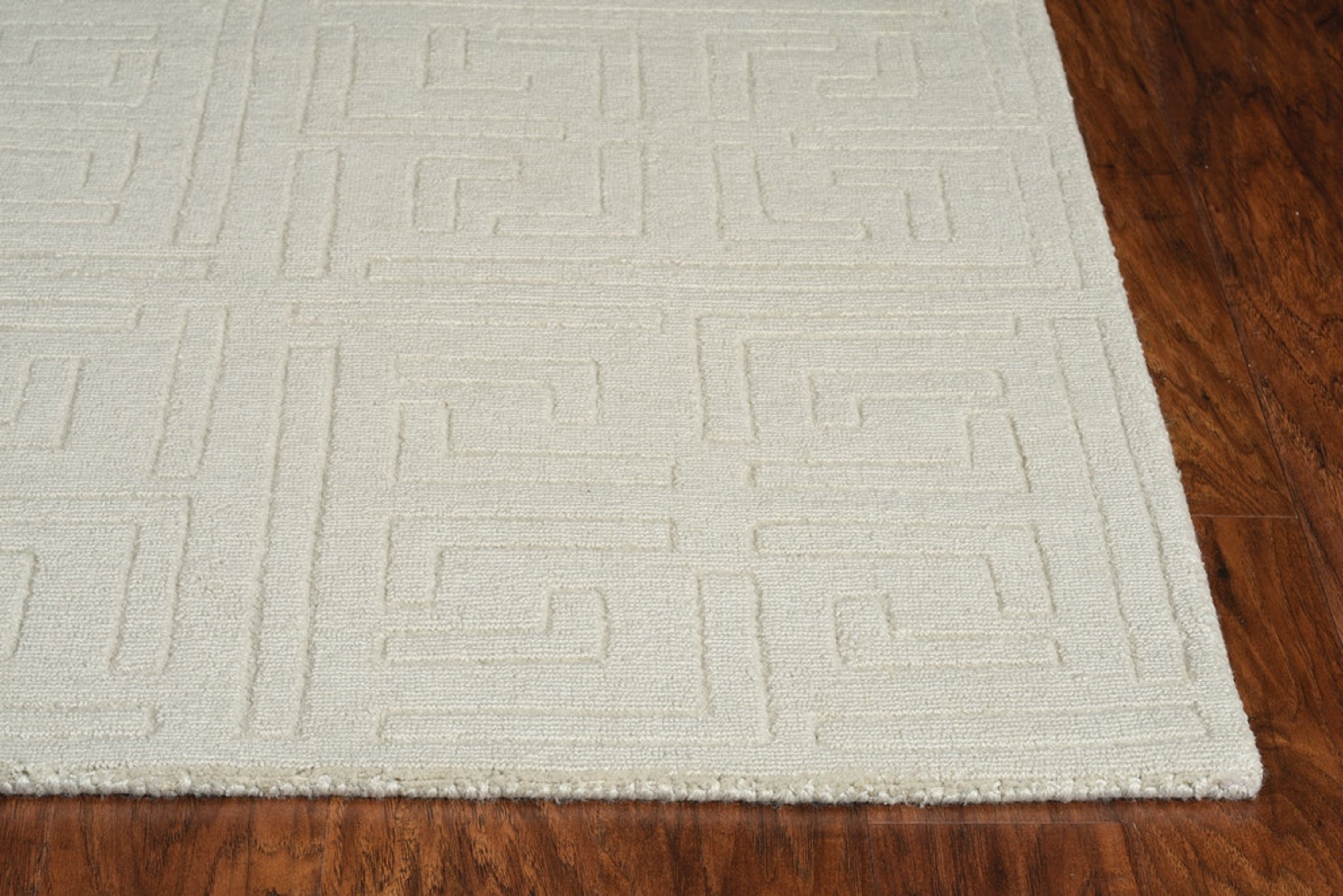 60" X 84" Ivory  Polyester Rug