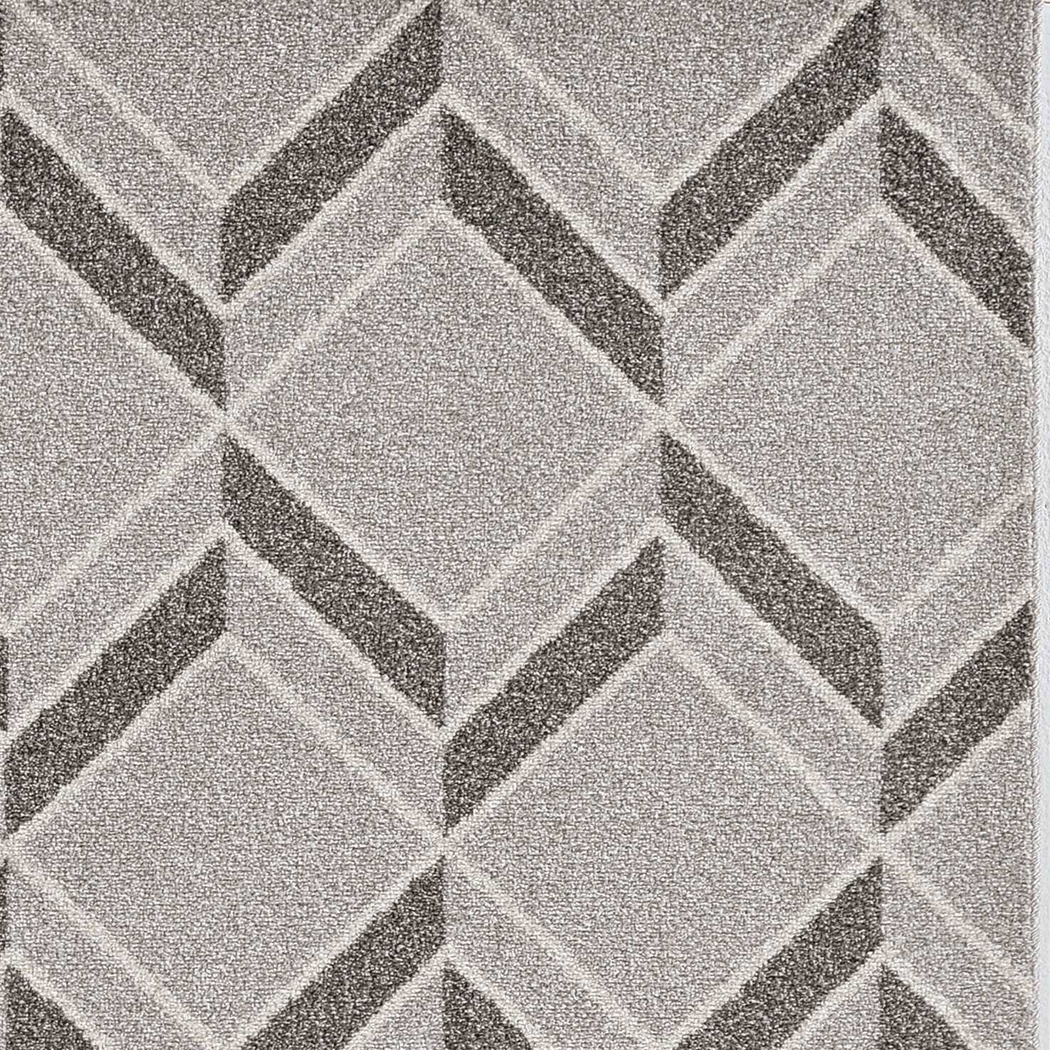 79" X 114" Grey Polypropelene Rug