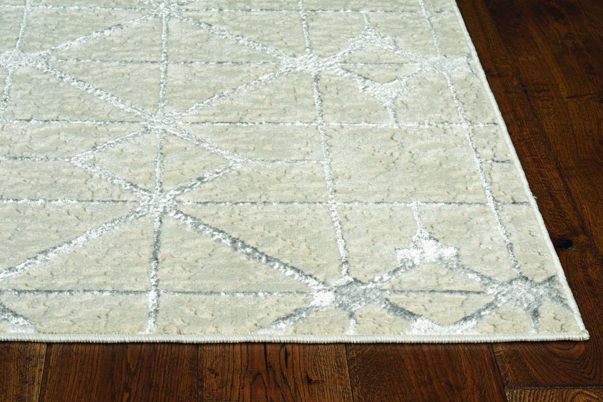 39" X 59" Ivory or Silver Polypropelene or Polyester Rug