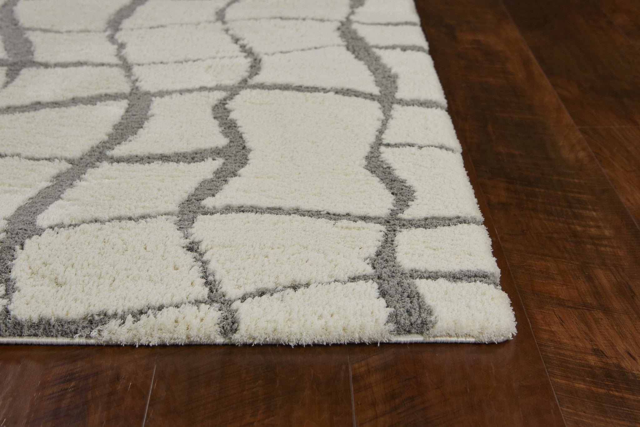 39" X 63" Ivory  Microfiber Rug