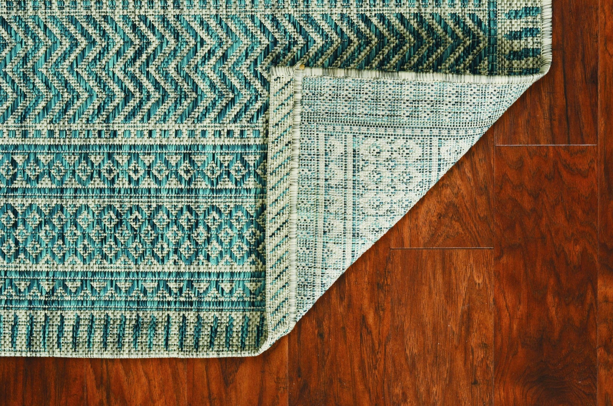 94" X 94" Teal Polypropylene Rug